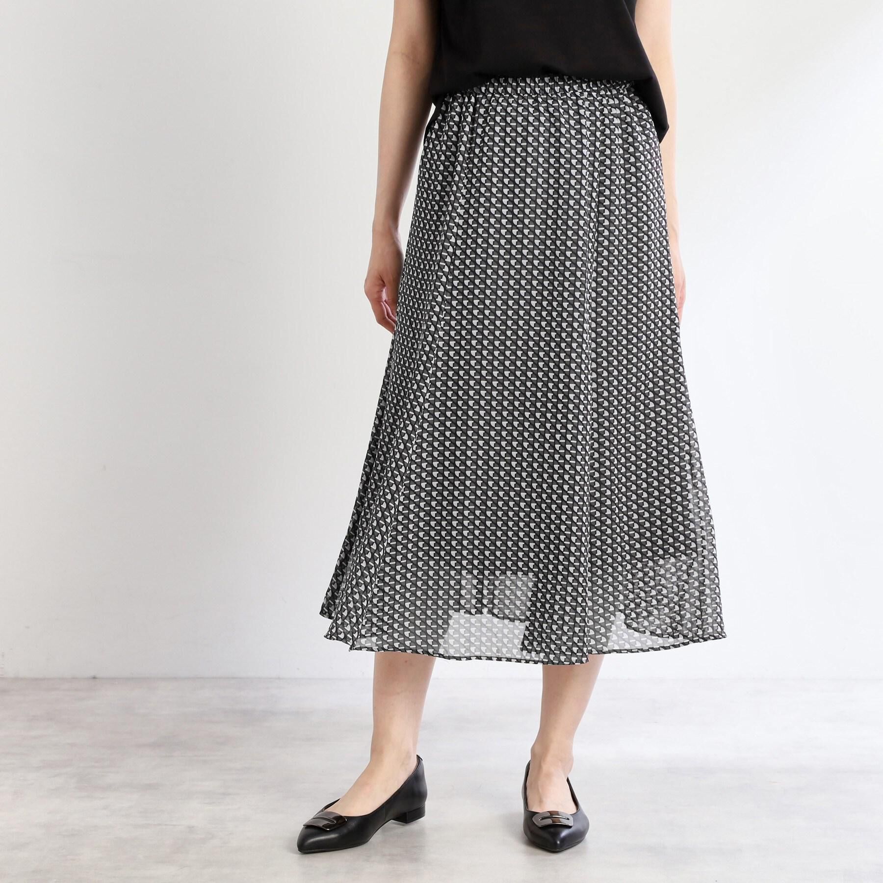 Reflect「【WEB先行カラーあり／マシンウォッシュ可／ウエスト総ゴム】コツキ幾何柄ロングスカート」|スカート|