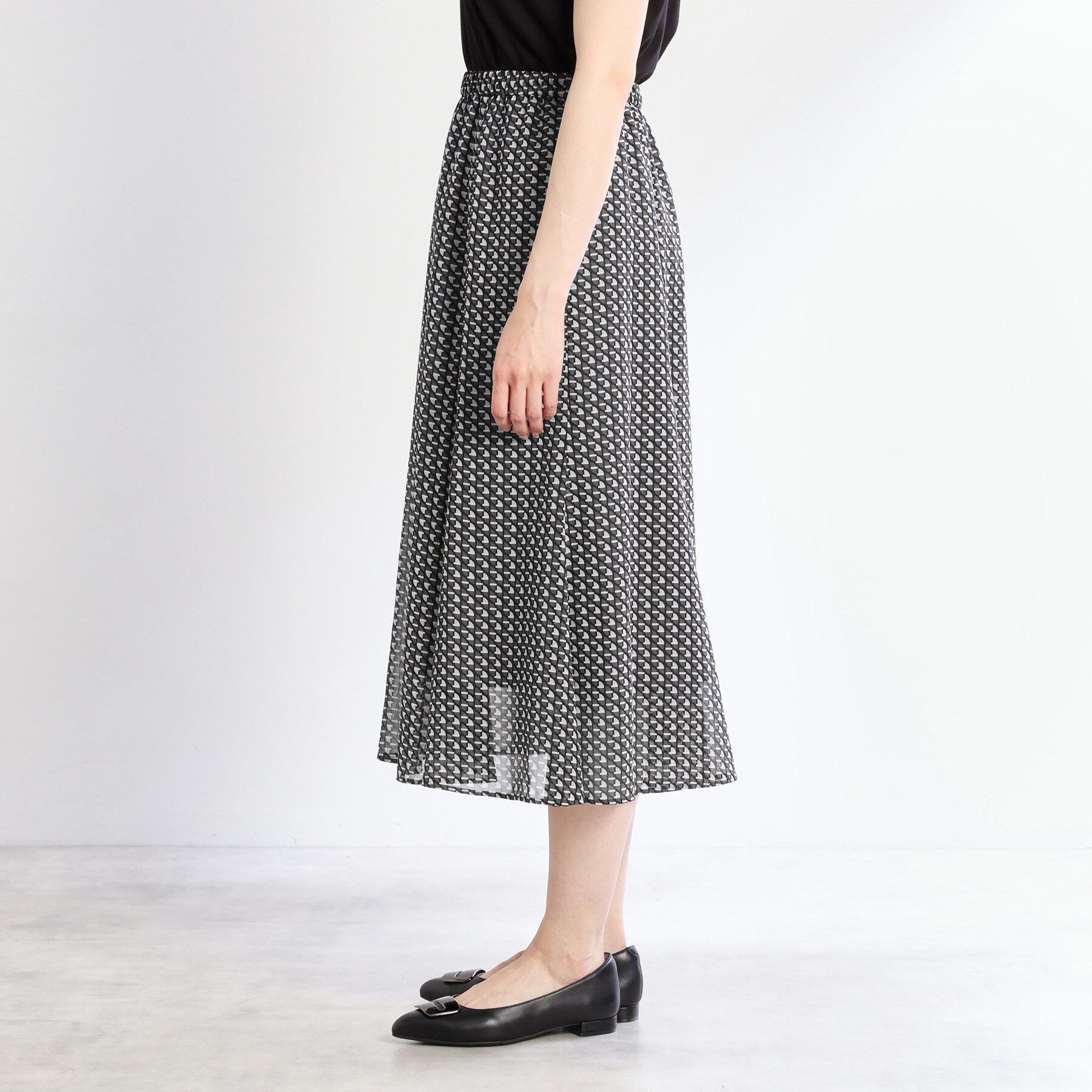 Reflect「【WEB先行カラーあり／マシンウォッシュ可／ウエスト総ゴム】コツキ幾何柄ロングスカート」|スカート|