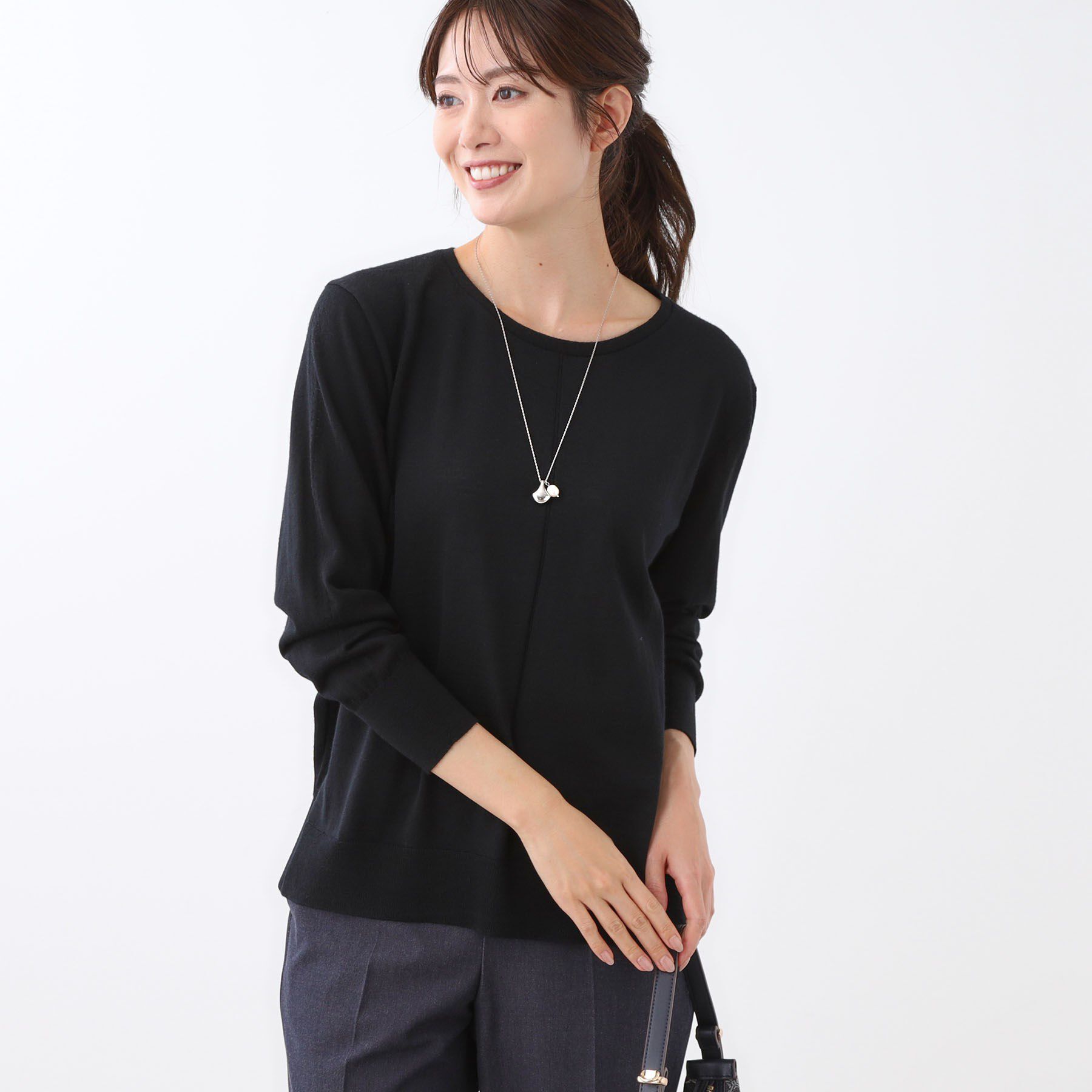 Reflect「【ちくちくしない／アンサンブル可／通勤におすすめ◎】オフボディニット」|ニット・セーター|ブラック(019)