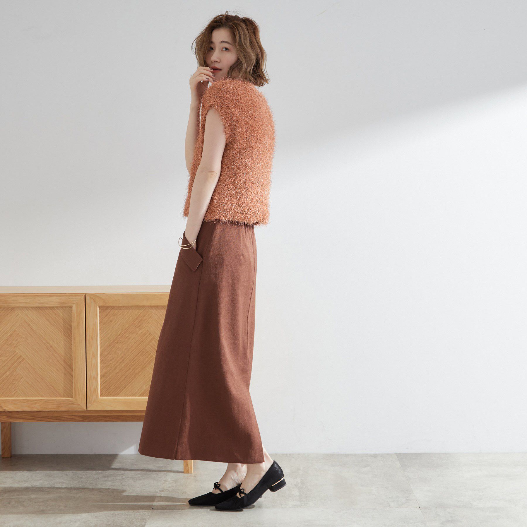 grove「夏の余韻と秋の気配をつなぐ　ラメフェザーニットベスト」|ニット・セーター|