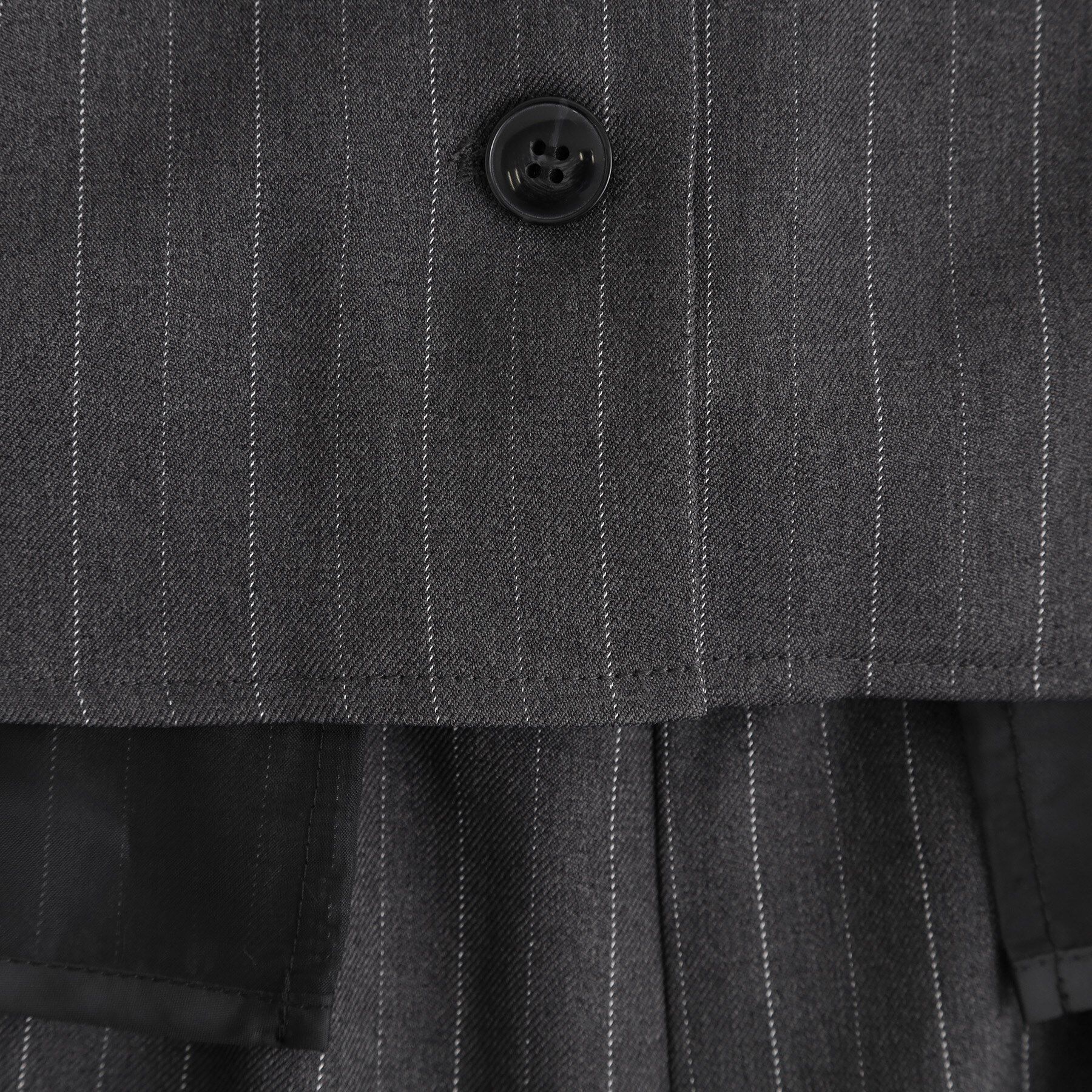 grove「【2点SET/体型カバー】透け感とレイヤードで大人の遊び心を、ビスチェSET UP」|スーツ|