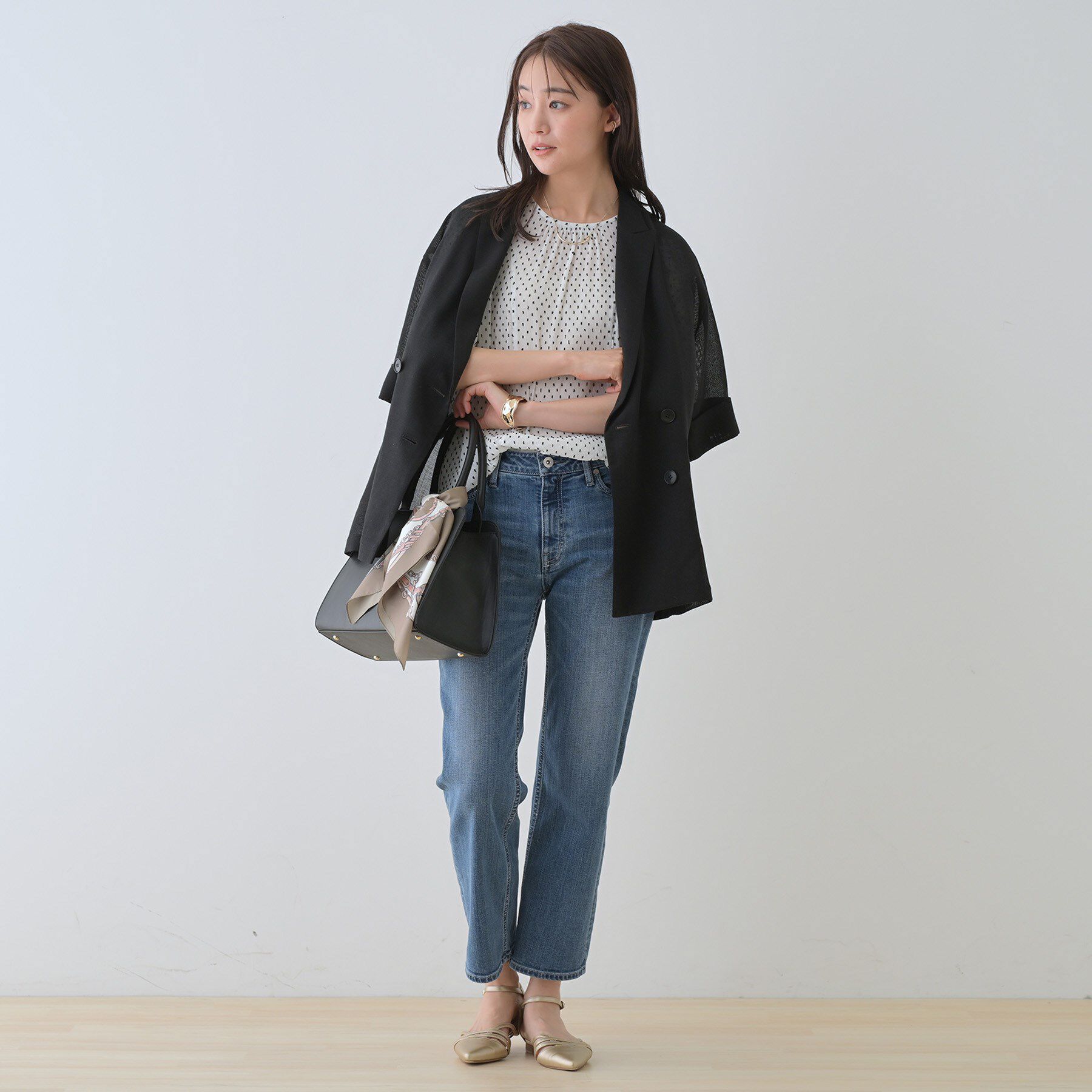 INDIVI「【洗える／ドット柄／凹凸素材】袖コンシャスドルマンブラウス」|シャツ・ブラウス|