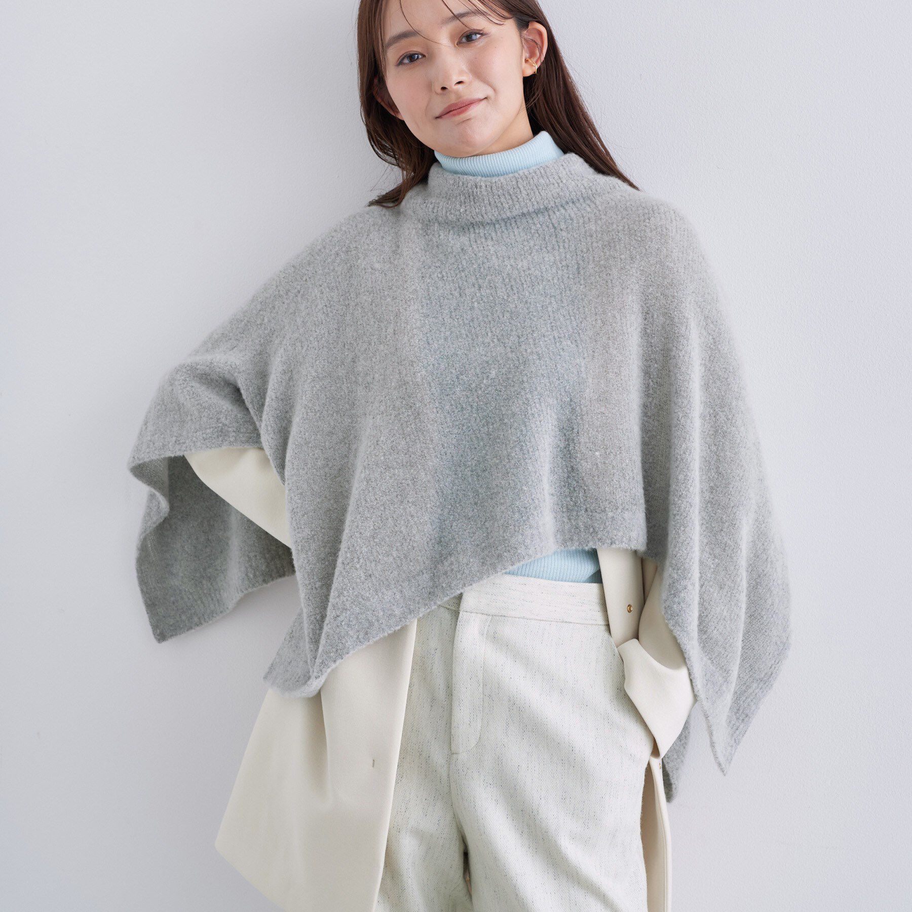 INDIVI「【エアリー素材】ブークレケープポンチョ」|ニット・セーター|