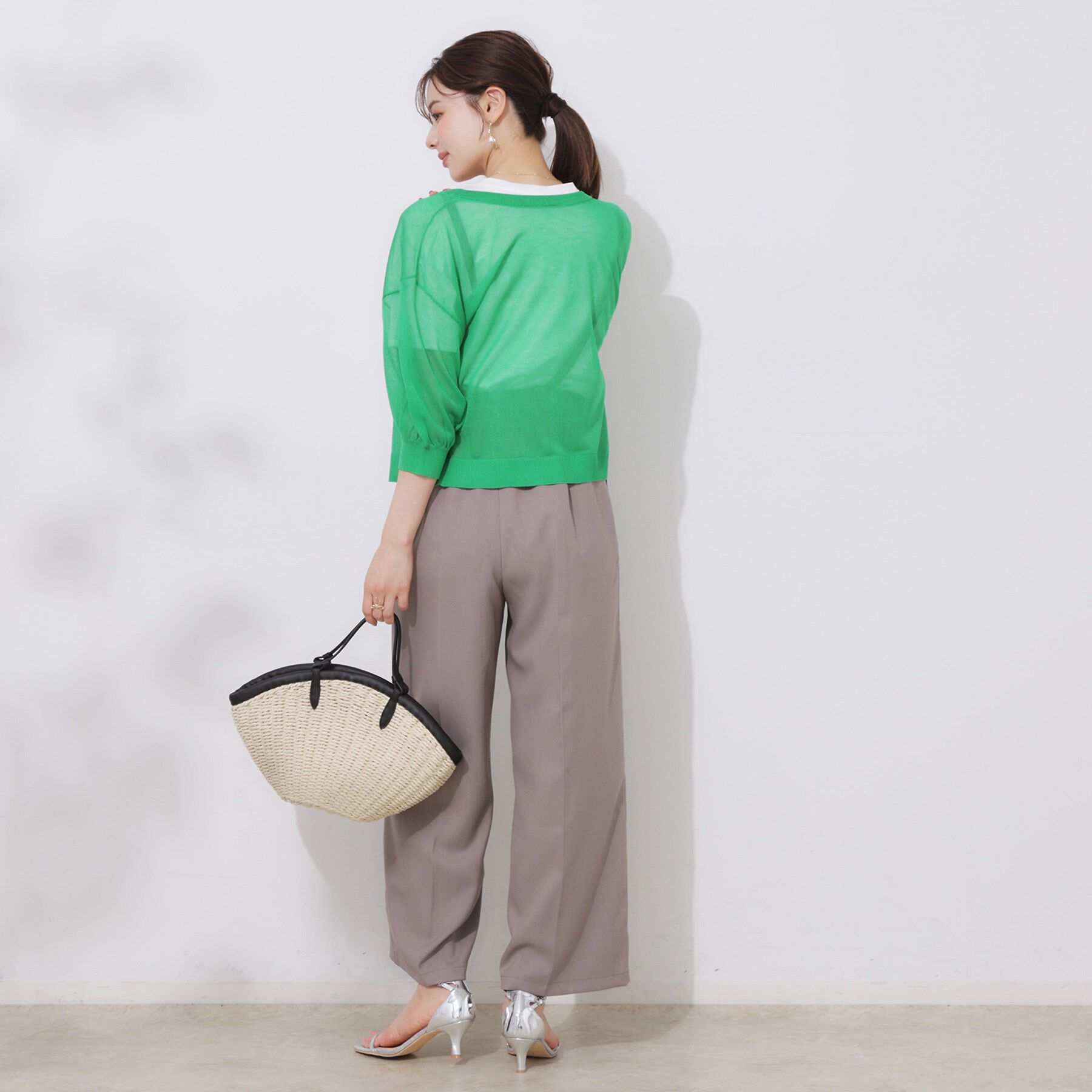 Couture broach「【前後2WAY・二の腕カバー】ダブルパール調釦5分袖シアーカーディガントップス」|カーディガン|