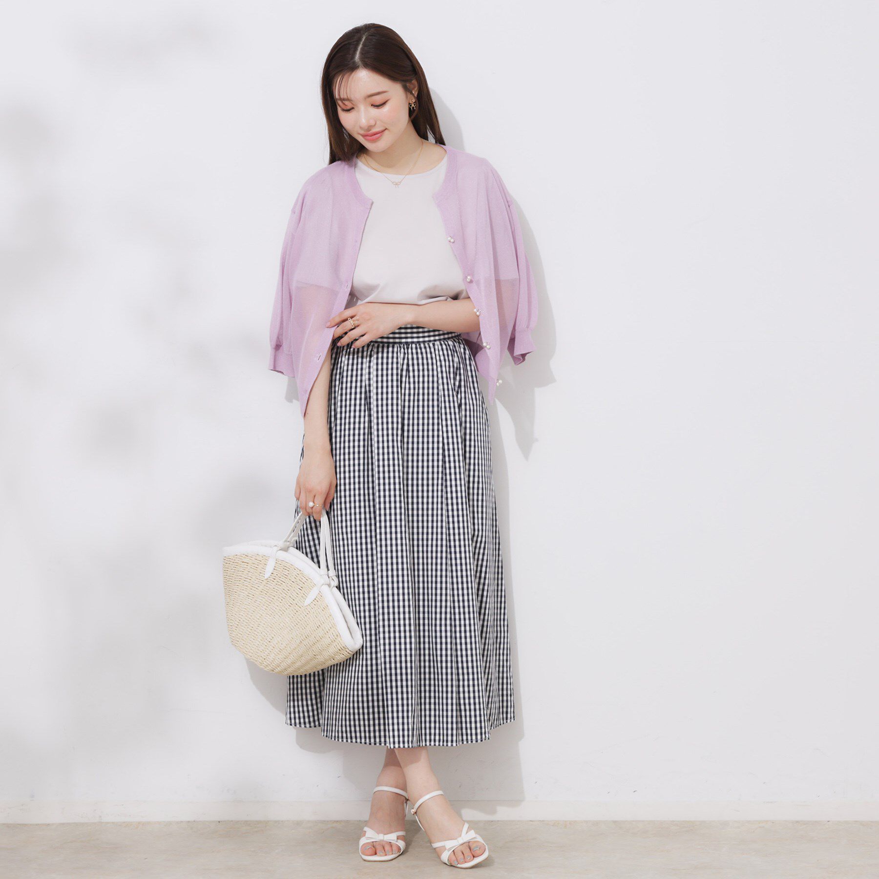 Couture broach「【前後2WAY・二の腕カバー】ダブルパール調釦5分袖シアーカーディガントップス」|カーディガン|