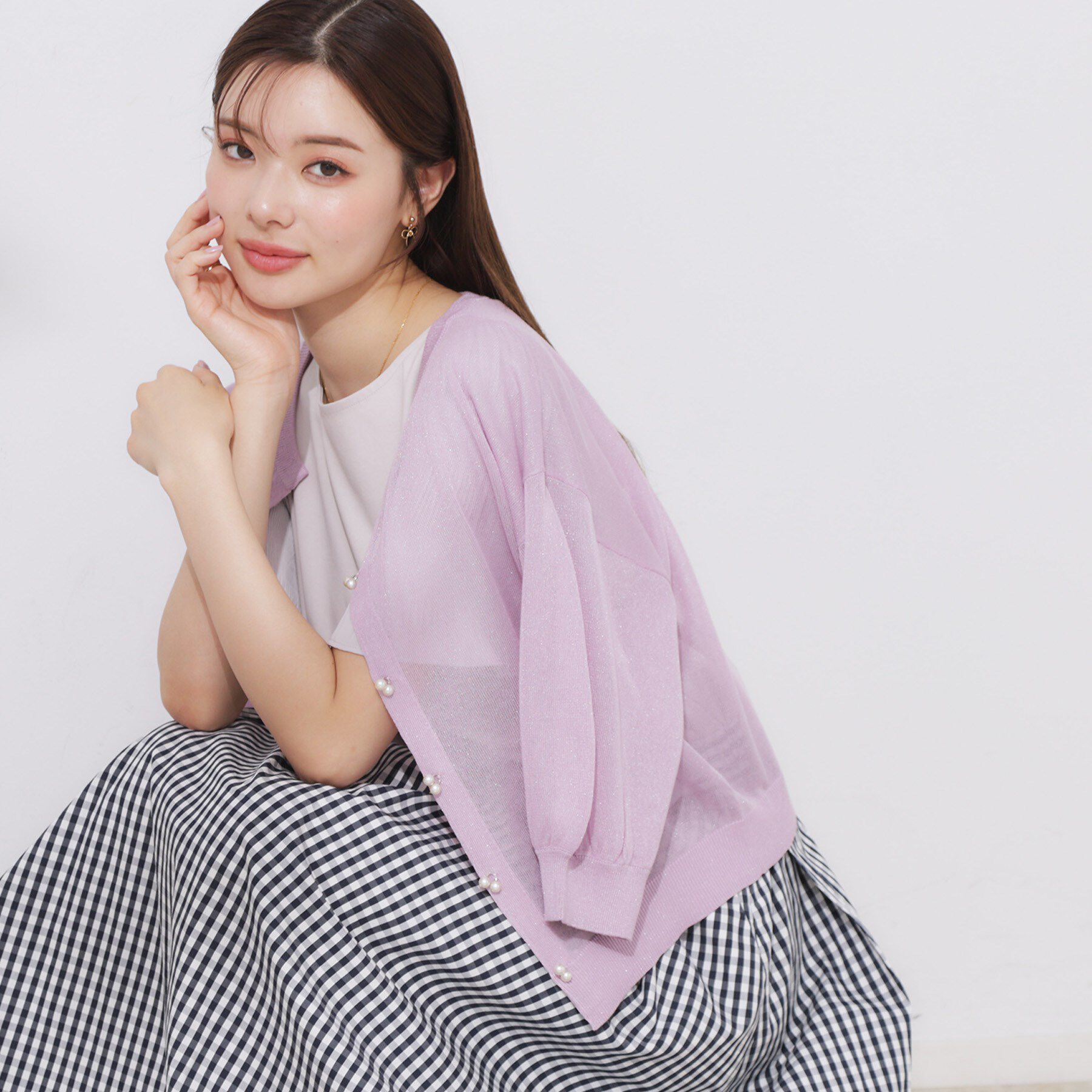 Couture broach「【前後2WAY・二の腕カバー】ダブルパール調釦5分袖シアーカーディガントップス」|カーディガン|