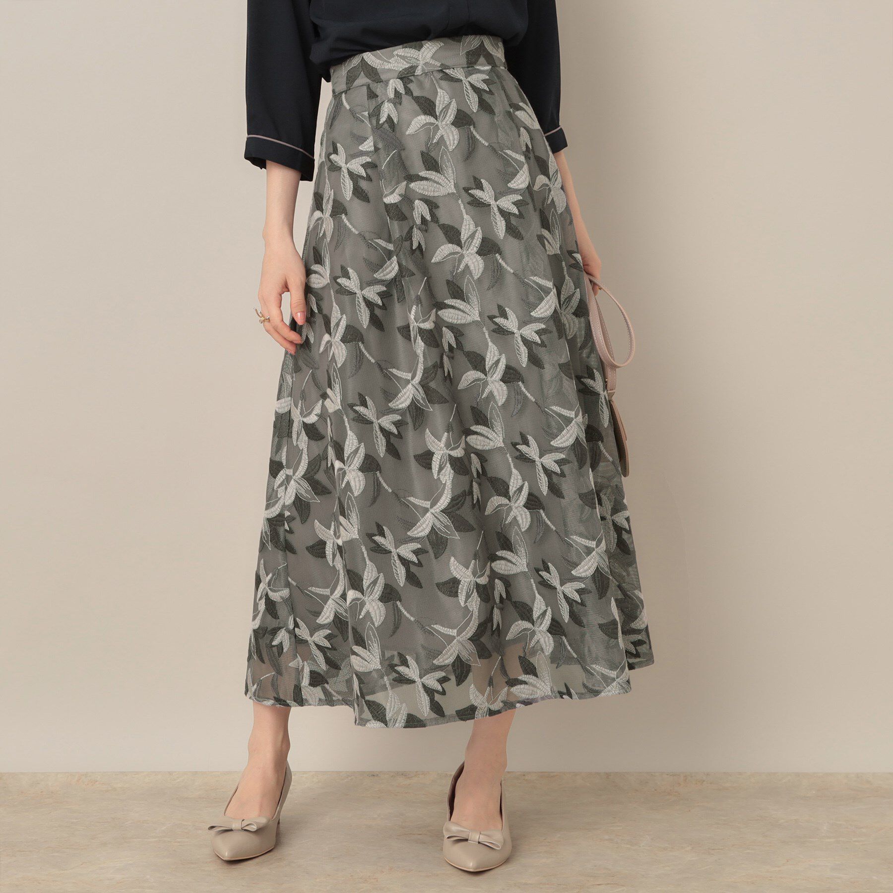 Couture broach「【花柄・きれいめ・通勤】リンドウエンブロメッシュスカート」|スカート|