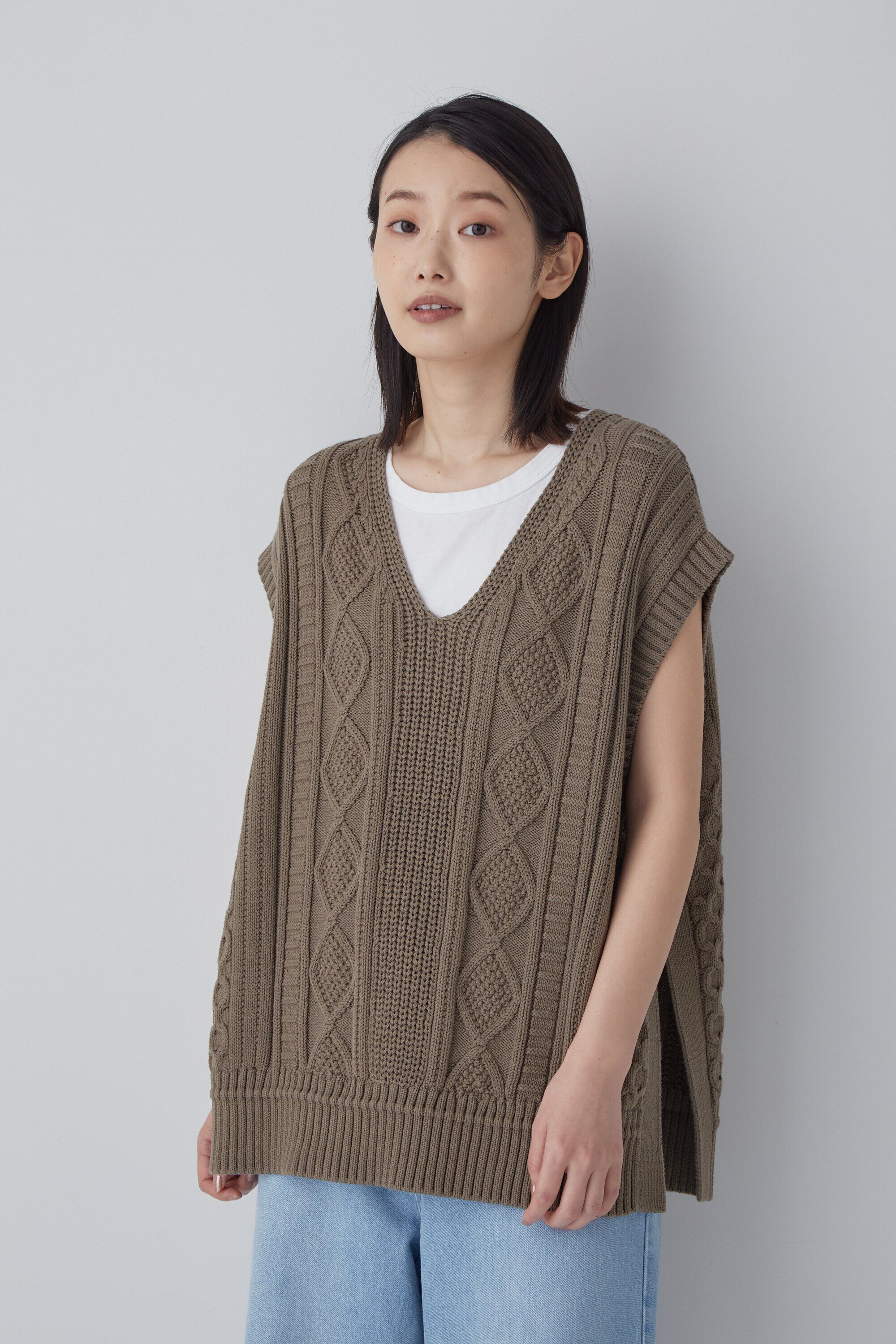  「◆ケーブル編みニットベスト」|ニット・セーター|