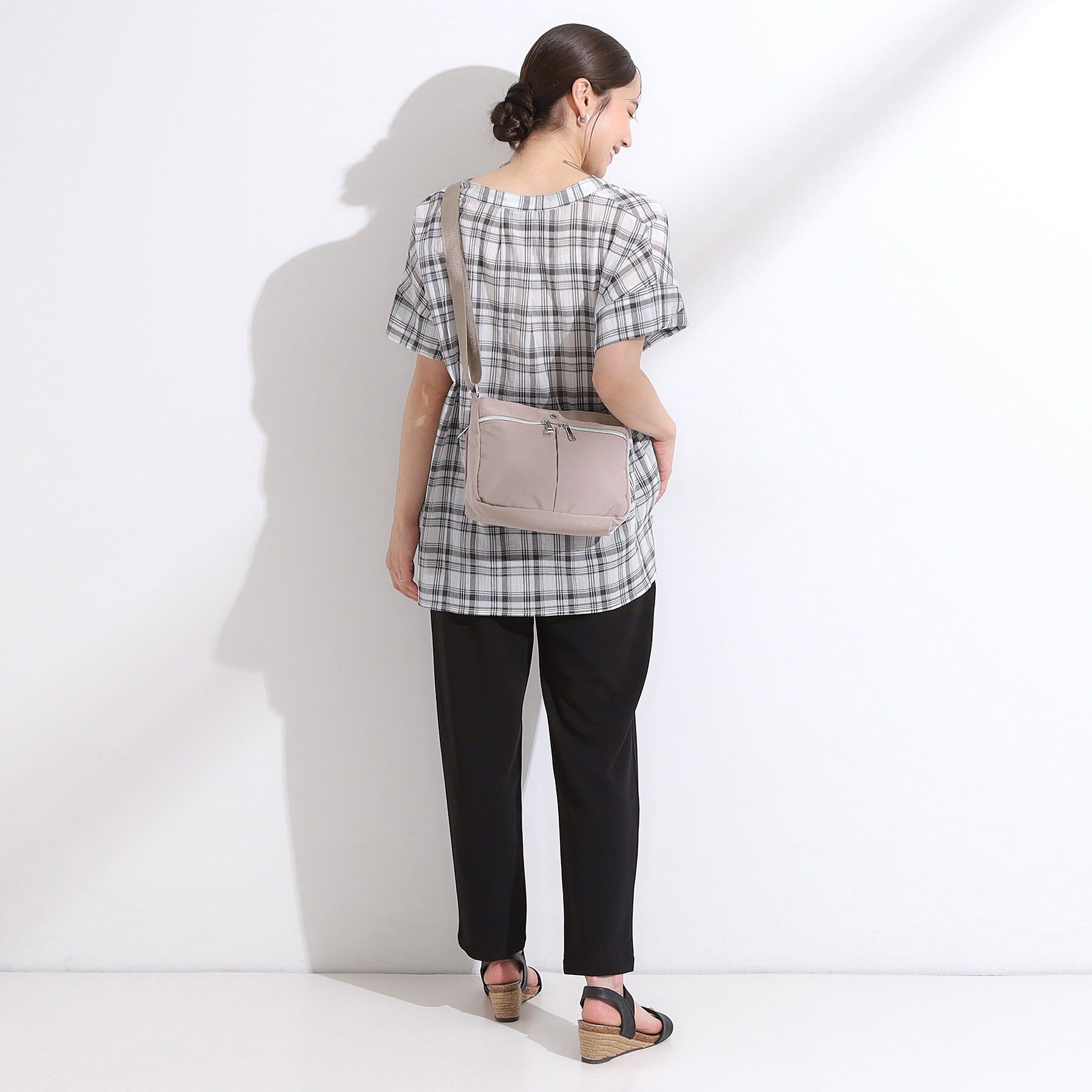 SHOO･LA･RUE「【撥水】フロントポケットショルダーバッグ」|ショルダー・メッセンジャー|