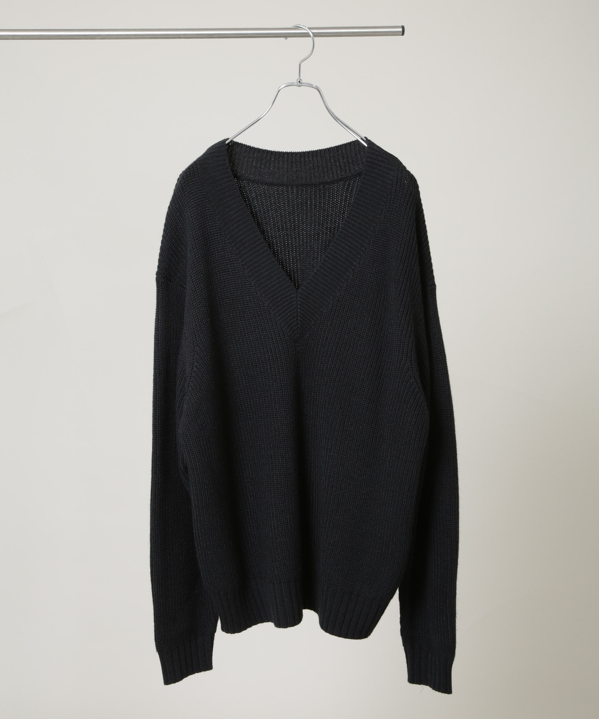 nano･universe「｢HOTEL PALACE｣  ディープVネックミドルゲージニット」|ニット・セーター|