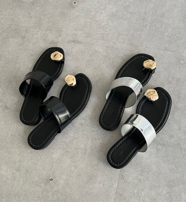  「メタルモチーフトングサンダル」|サンダル|