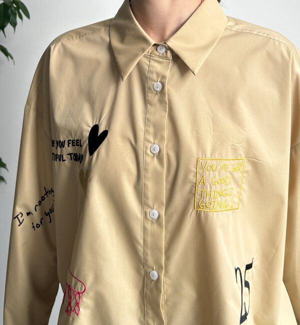  「【WEB限定】レタリング刺繍&times;プリントシャツ」|シャツ・ブラウス|