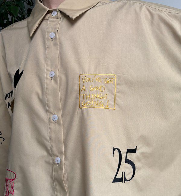  「【WEB限定】レタリング刺繍&times;プリントシャツ」|シャツ・ブラウス|