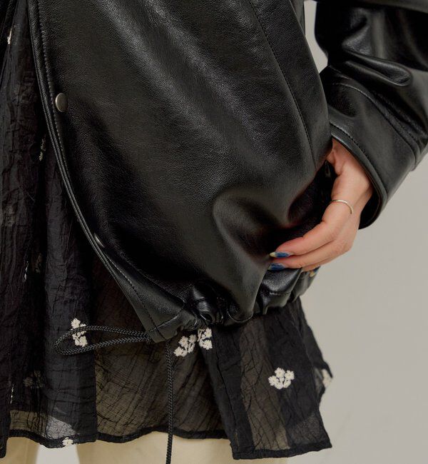  「【WHIMSIC/2サイズ展開】ヴィーガンレザーコーチジャケット」|ブルゾン・スタジャン|