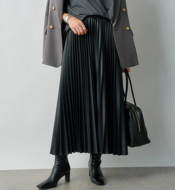  「【リバイバル/ウエストゴムで着やすい】レザーライクプリーツスカート」|スカート|