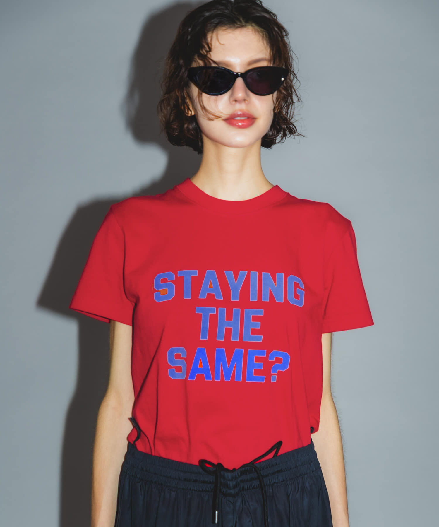 URBAN RESEARCH「Teya　Flock Letter T-shirts」|Tシャツ・カットソー|レッド