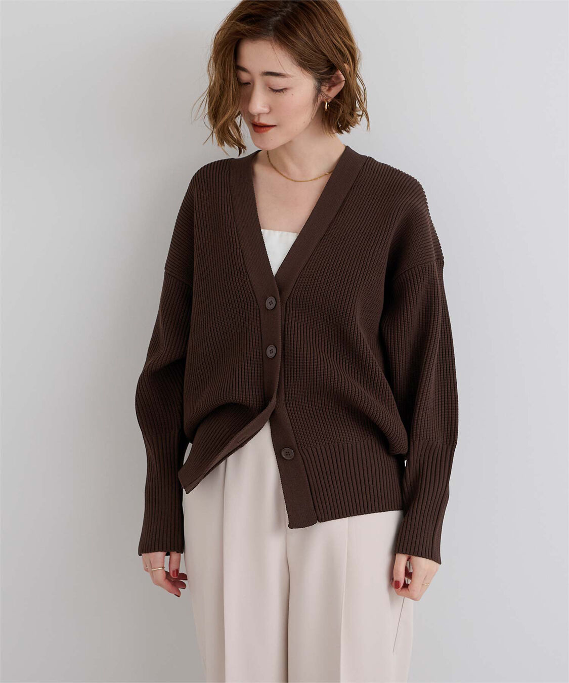 ur's「Vネックボリュームスリーブニットカーディガン」|ニット・セーター|