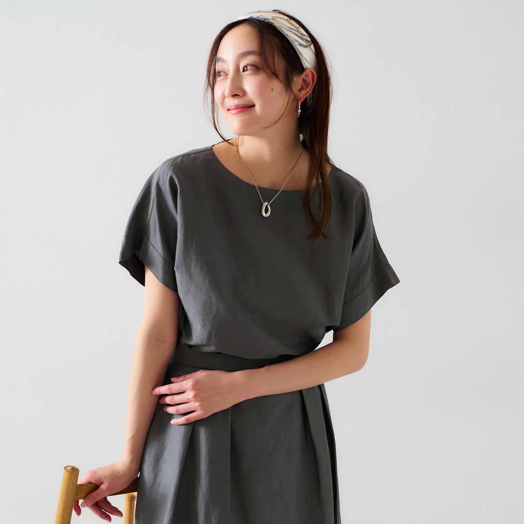 UNTITLED「【セットアップ可能/手洗い可】リネン混 ボートネックTブラウス」|シャツ・ブラウス|