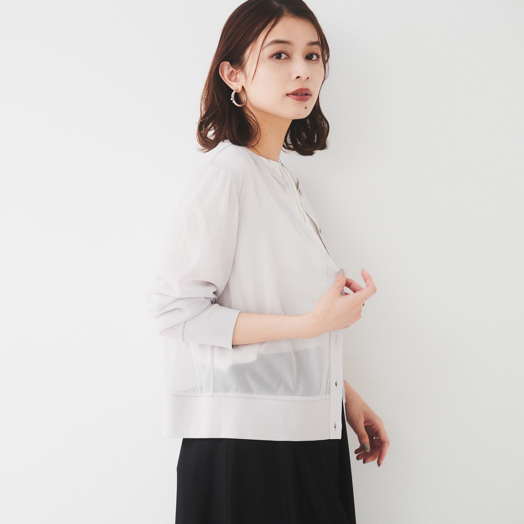 UNTITLED「【洗える/ストレッチ性/短丈】クルーネックシアーカーディガン」|カーディガン|