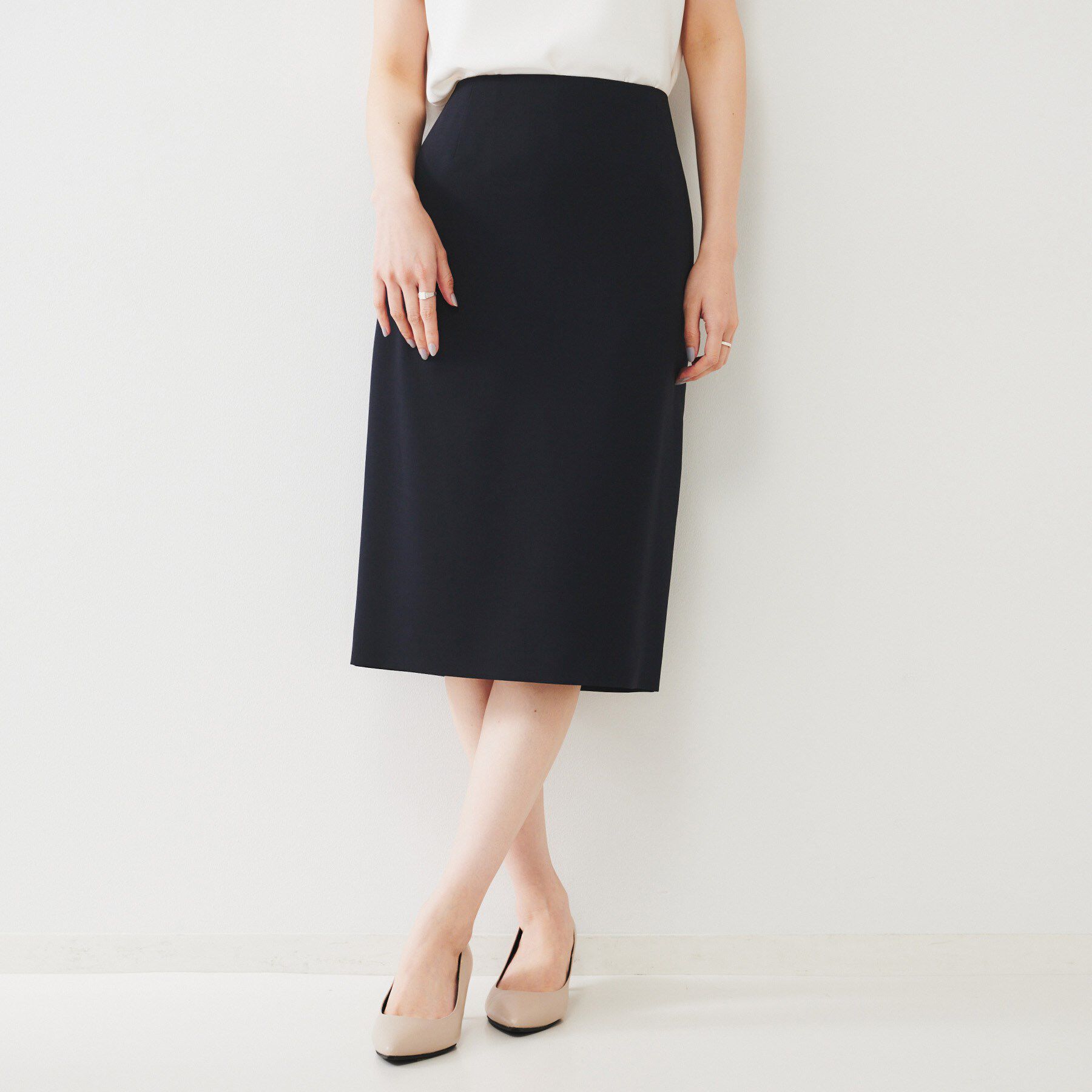UNTITLED「【通勤スーツ】ライトウェイト タイトスカート」|スカート|ネイビー(094)
