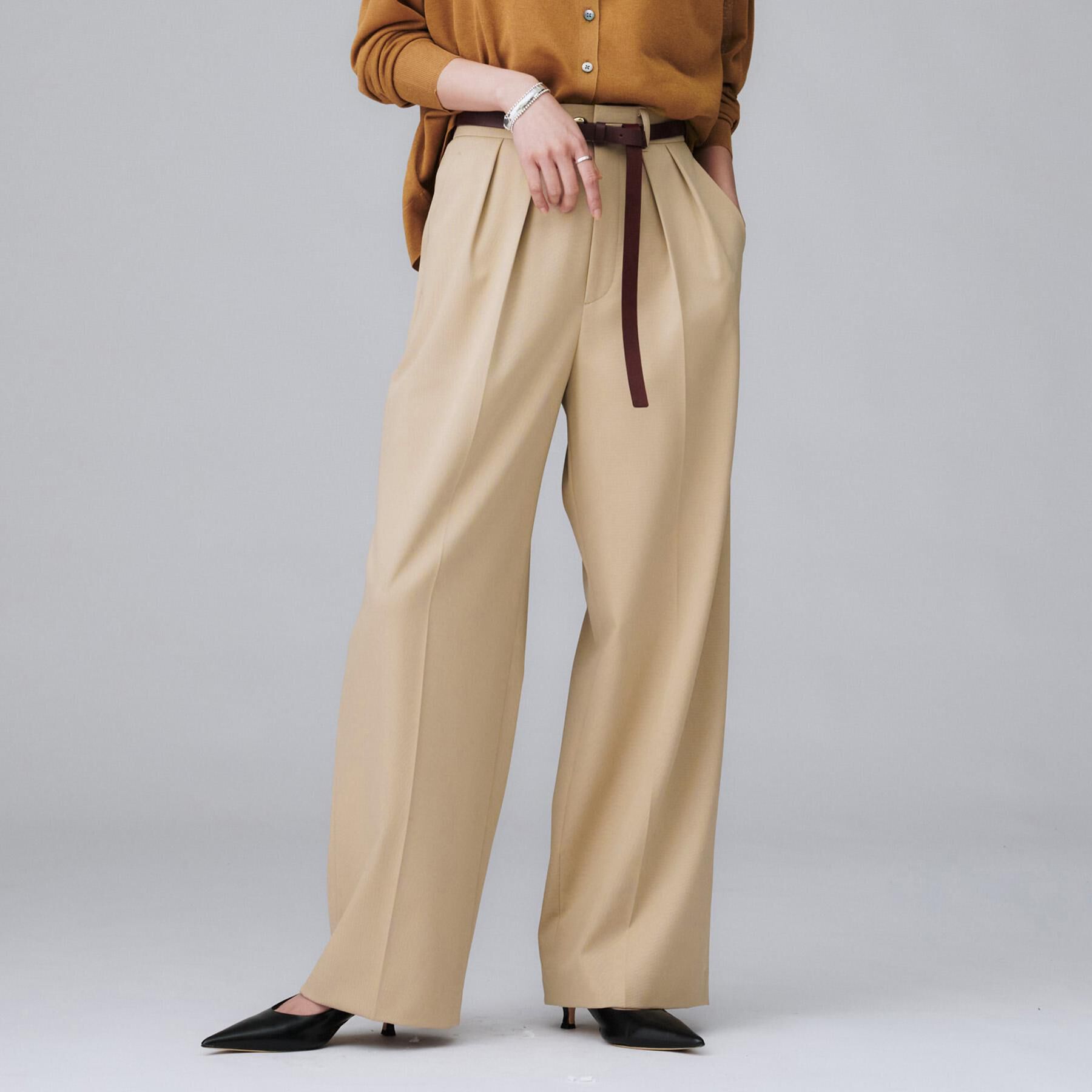UNTITLED「【洗える/はっ水/後ろウエストゴム】ストレッチ2タックワイドパンツ」|その他|ベージュ(052)