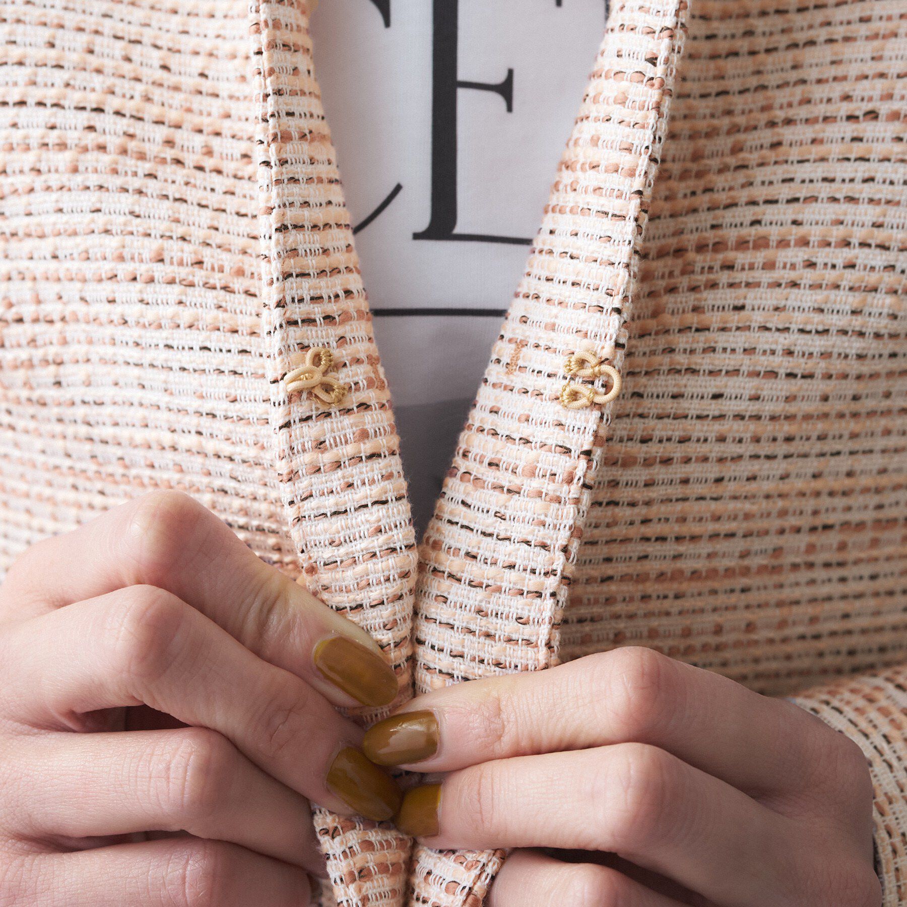 UNTITLED「【きれいめ】ツイード ペプラムジャケット」|ノーカラージャケット|