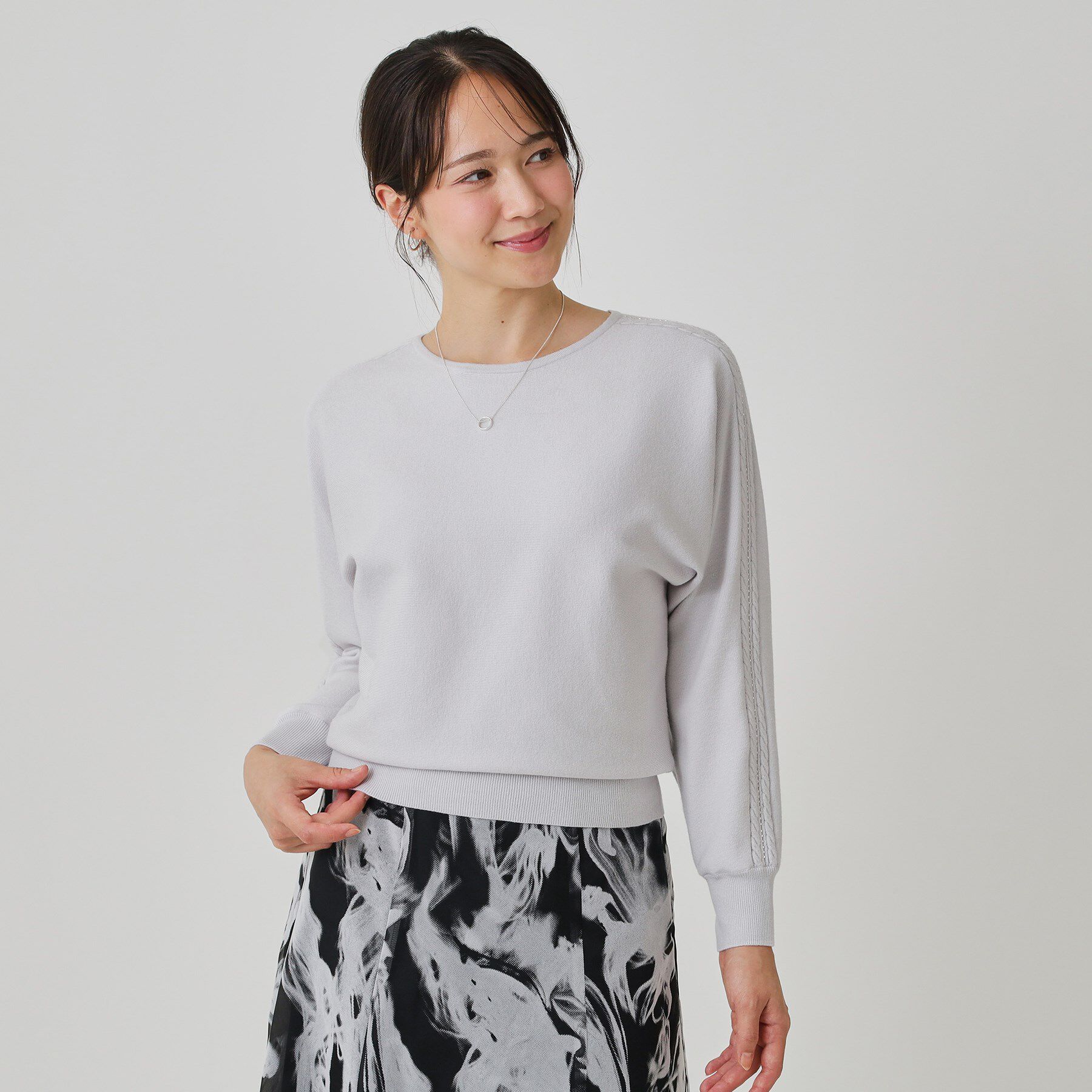 COUP DE CHANCE「【手洗い可】ケーブルビーズ袖デザインニット」|ニット・セーター|