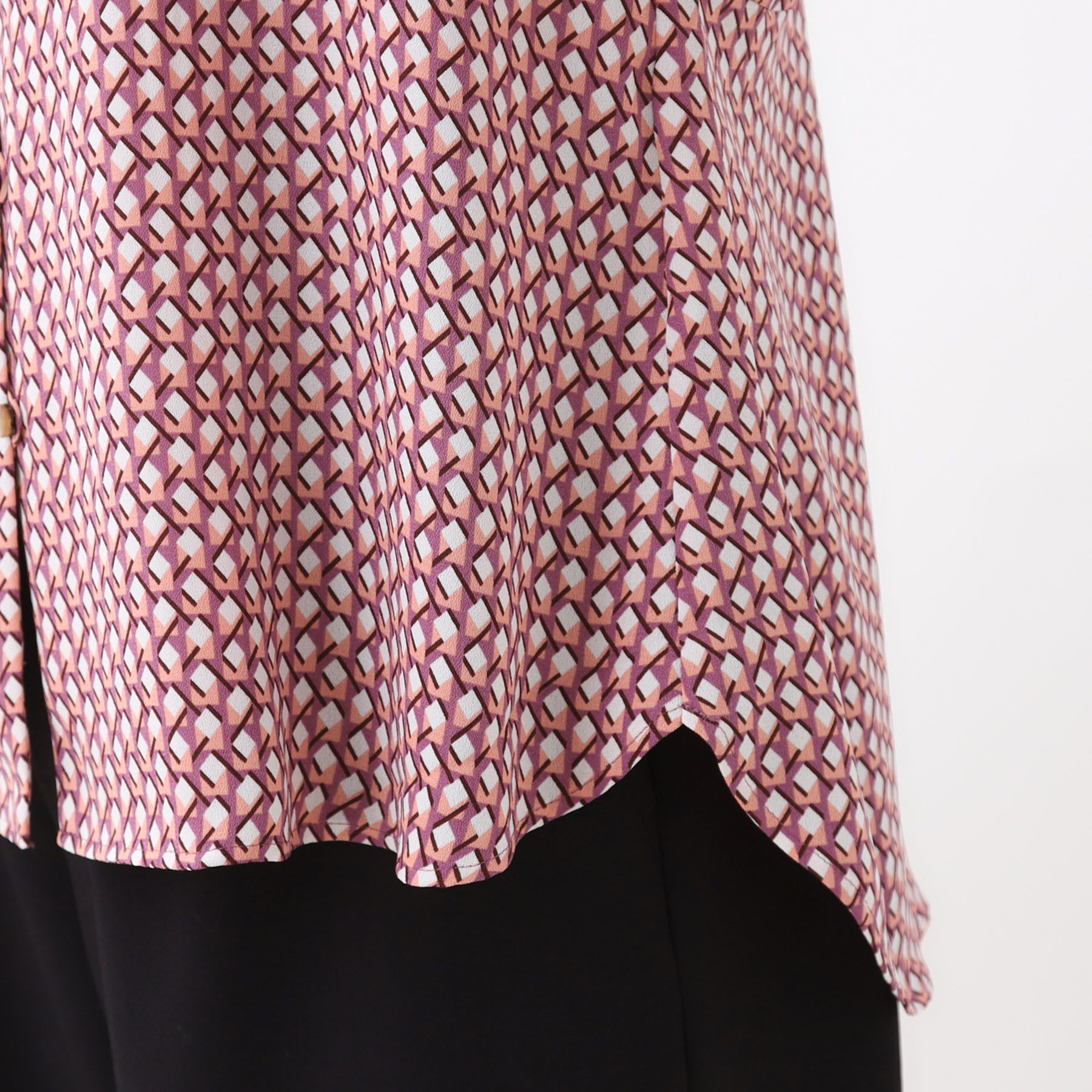 Reflect「【レイヤードに◎】ボウタイプリントブラウス」|シャツ・ブラウス|