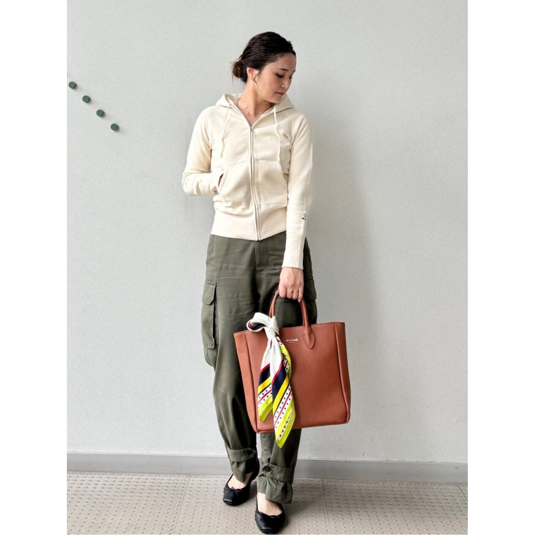 DRESSTERIOR「ドットスクエアシルクスカーフ」|バンダナ・スカーフ|