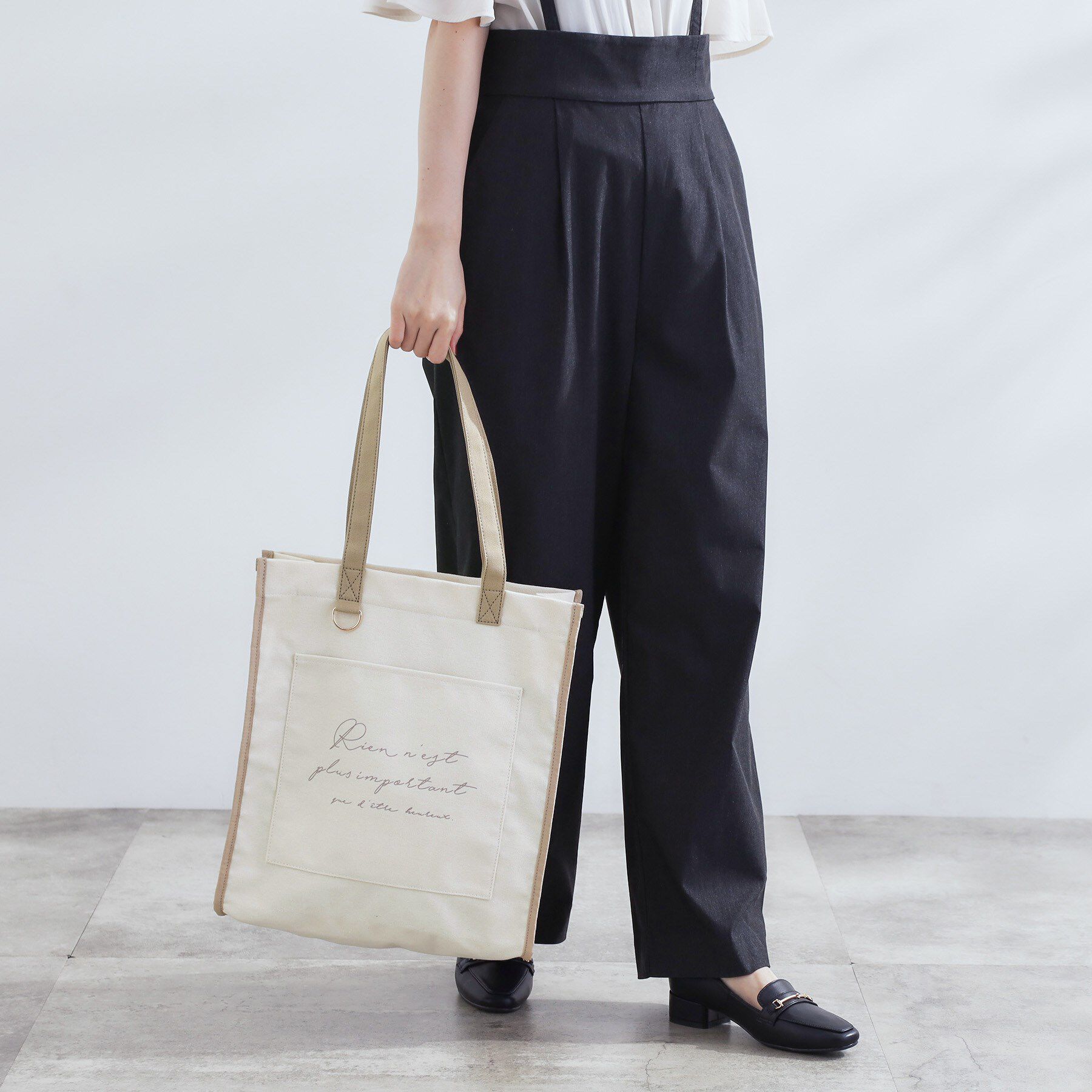 grove「【A4・多機能】パイピングロゴキャンバストート」|トートバッグ|アイボリー&times;ベージュ