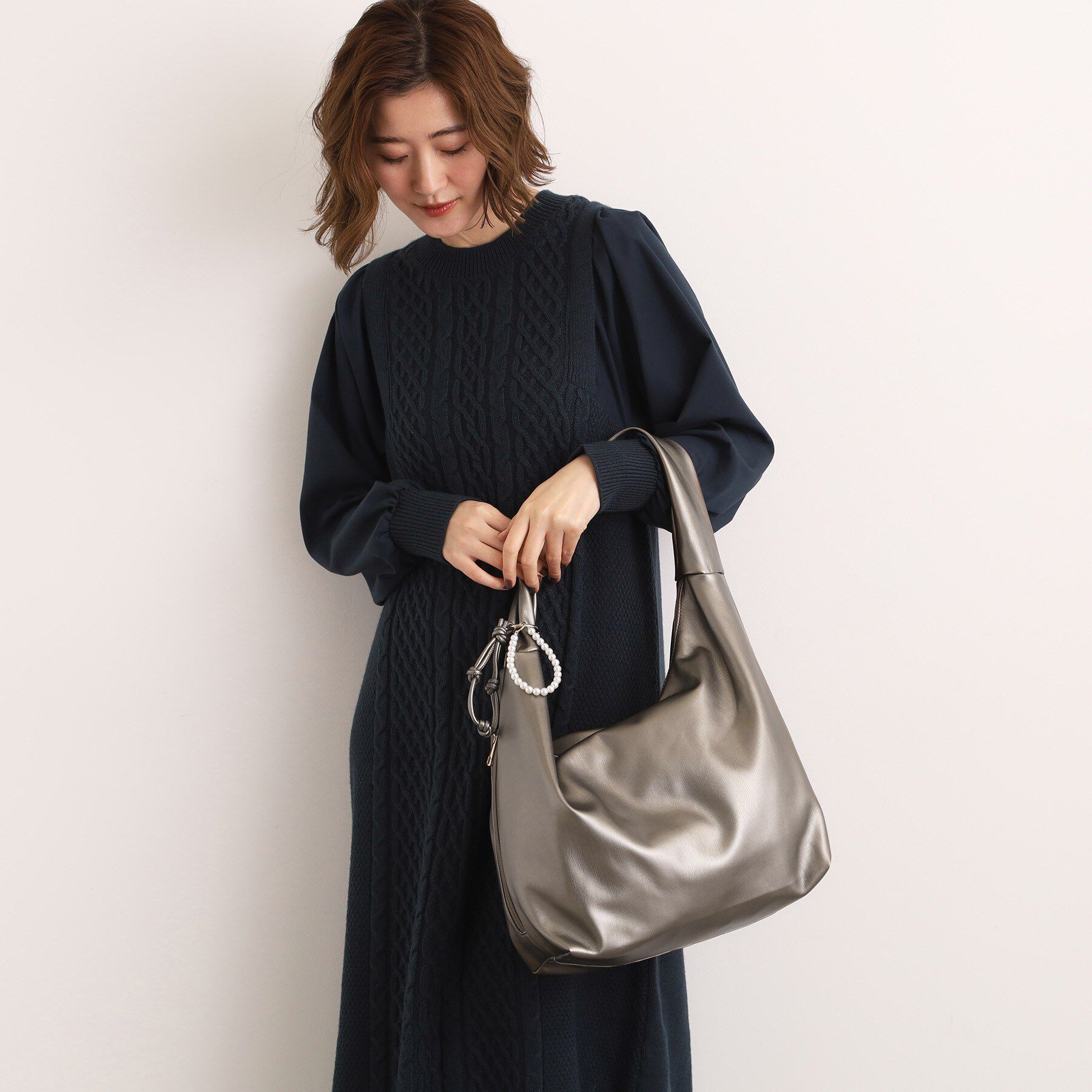 grove「パール調チャームワンショルダー」|ショルダー・メッセンジャー|ブラックシルバー(0