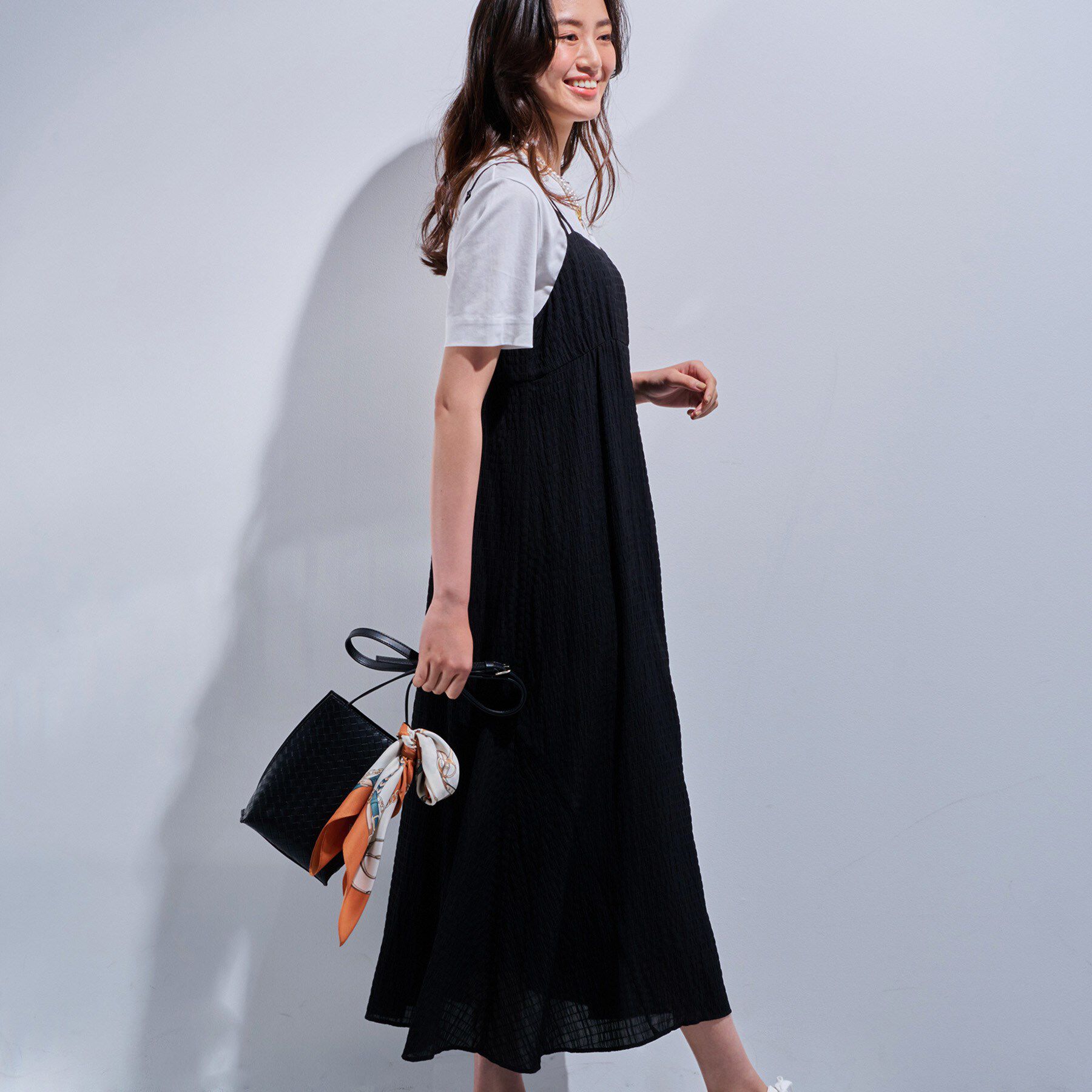 INDIVI「【洗える／凹凸素材】シャーリング調素材キャミワンピース」|ワンピース|