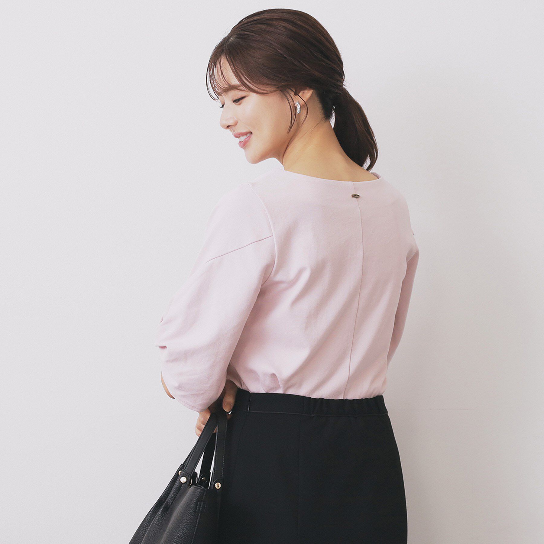 index「パフスリーブツイストタックトップス【洗濯機可/接触冷感/UVケア】」|Tシャツ・カットソー|