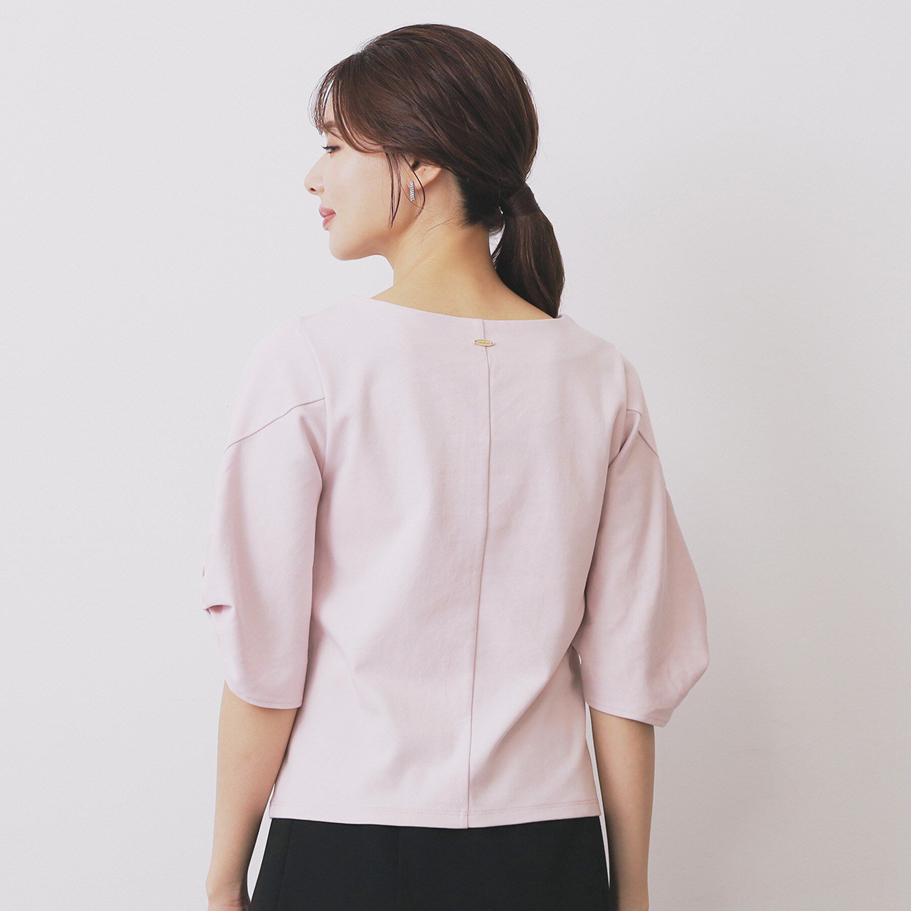 index「パフスリーブツイストタックトップス【洗濯機可/接触冷感/UVケア】」|Tシャツ・カットソー|