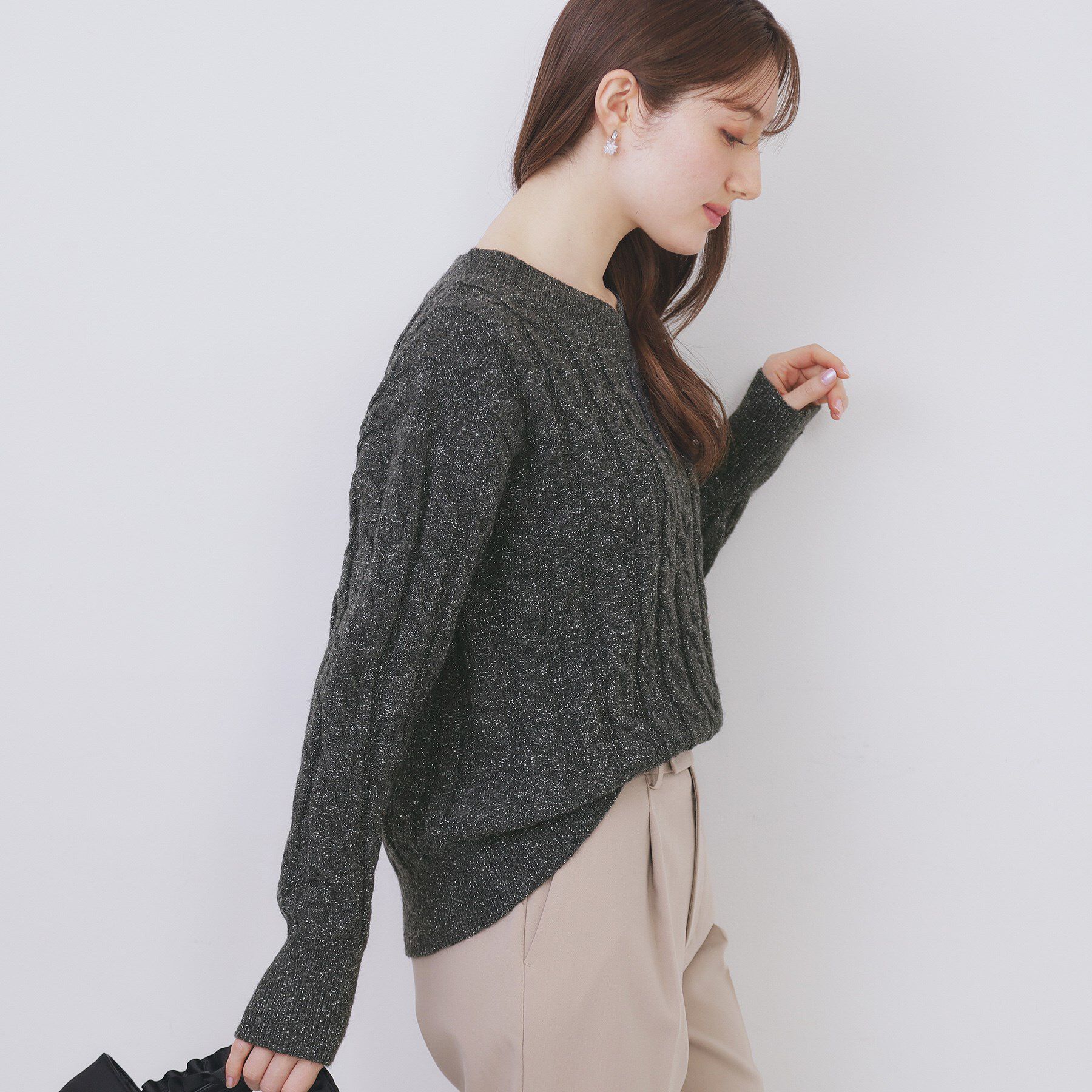 index「ラメ混ファンシーケーブルVネックニット【洗濯機OK】」|ニット・セーター|