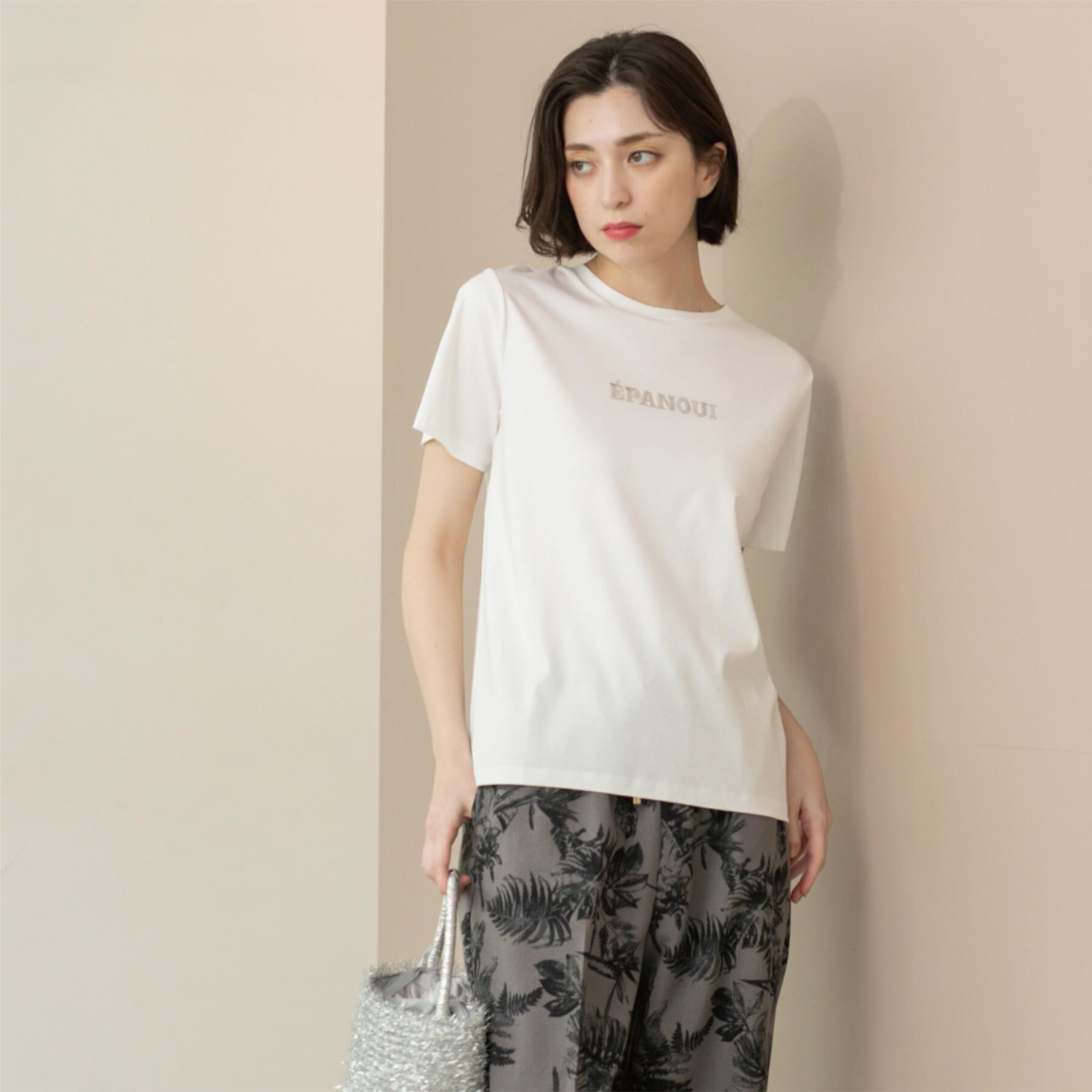 OPAQUE.CLIP「刺繍＆スパンコールロゴTシャツ【洗濯機洗い可】」|Tシャツ・カットソー|