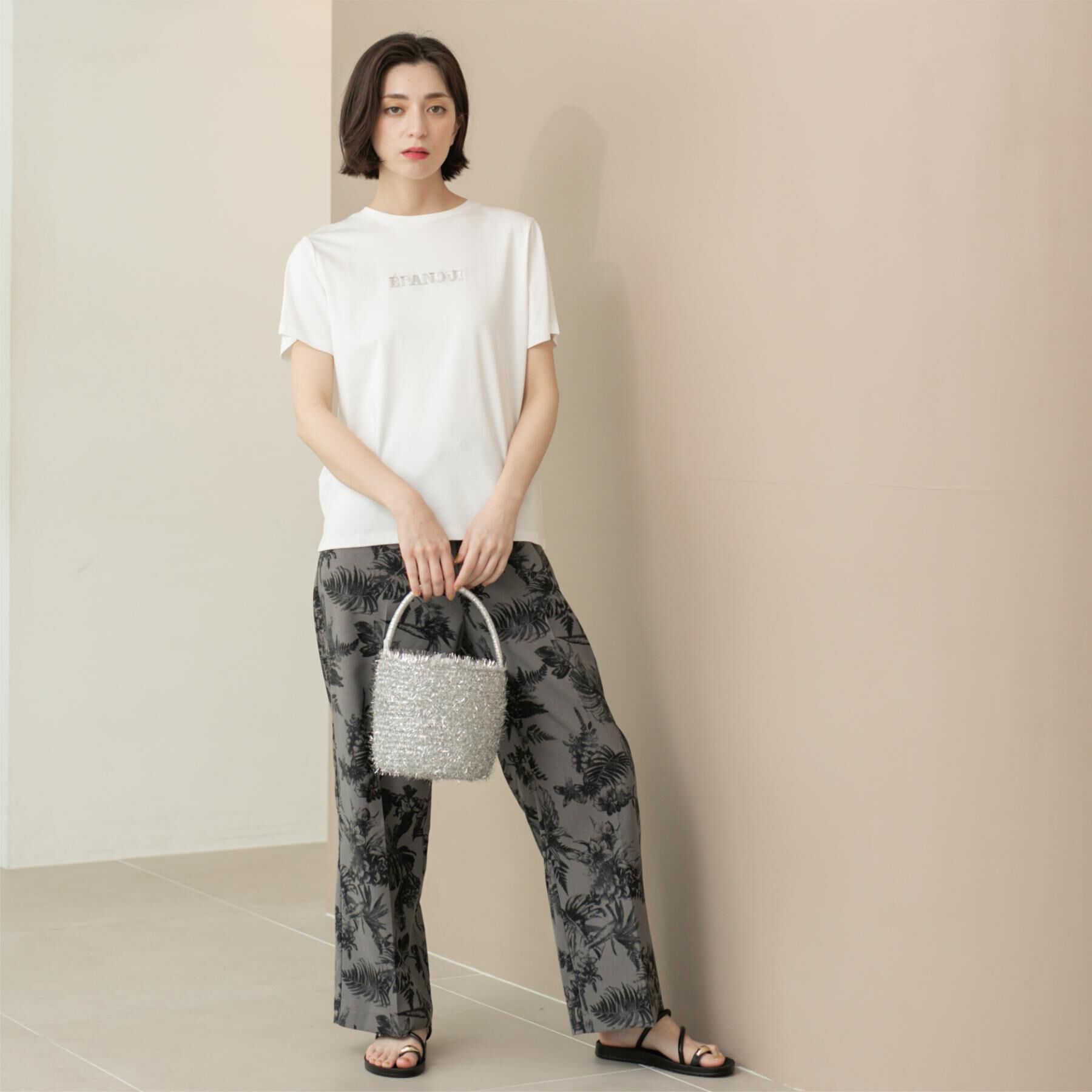 OPAQUE.CLIP「刺繍＆スパンコールロゴTシャツ【洗濯機洗い可】」|Tシャツ・カットソー|