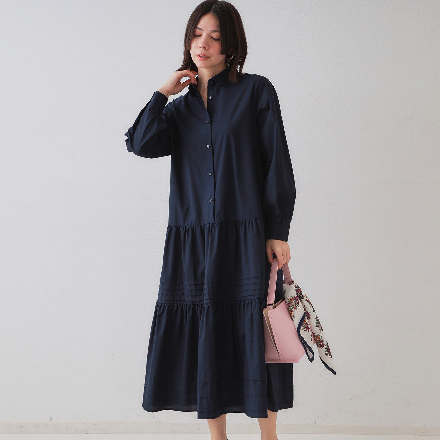 OPAQUE.CLIP「裾タックティアードシャツワンピース【洗濯機洗い可】」|ワンピース|ネイビー(094)