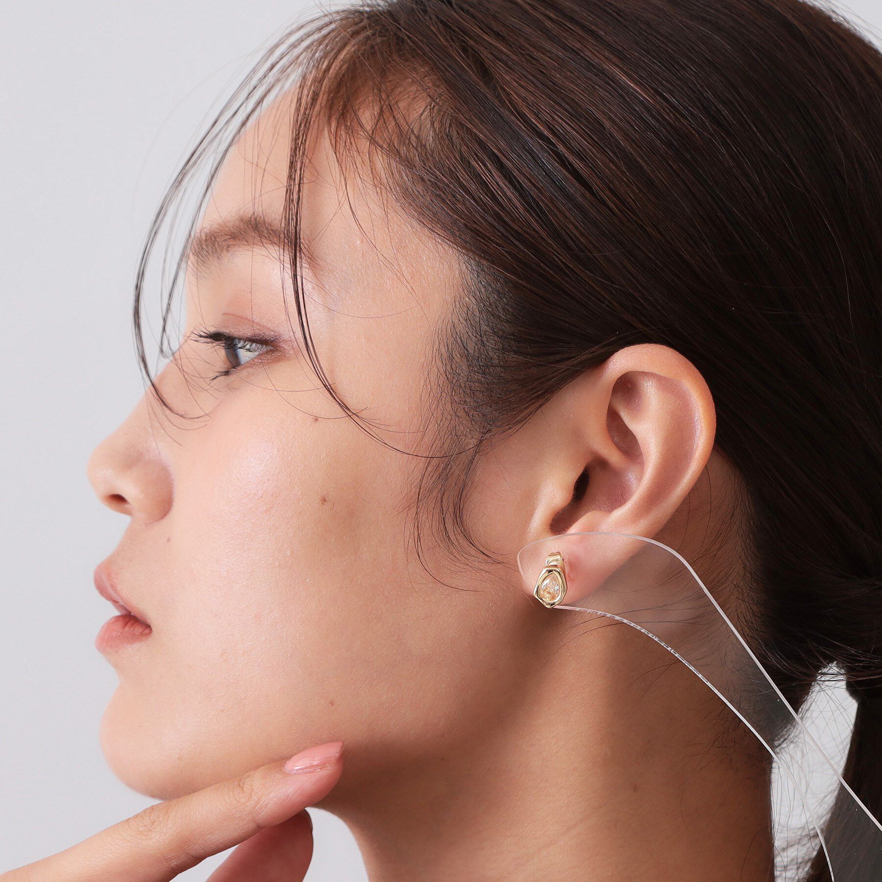 OPAQUE.CLIP「メタル縁取りビジューピアス」|ピアス|