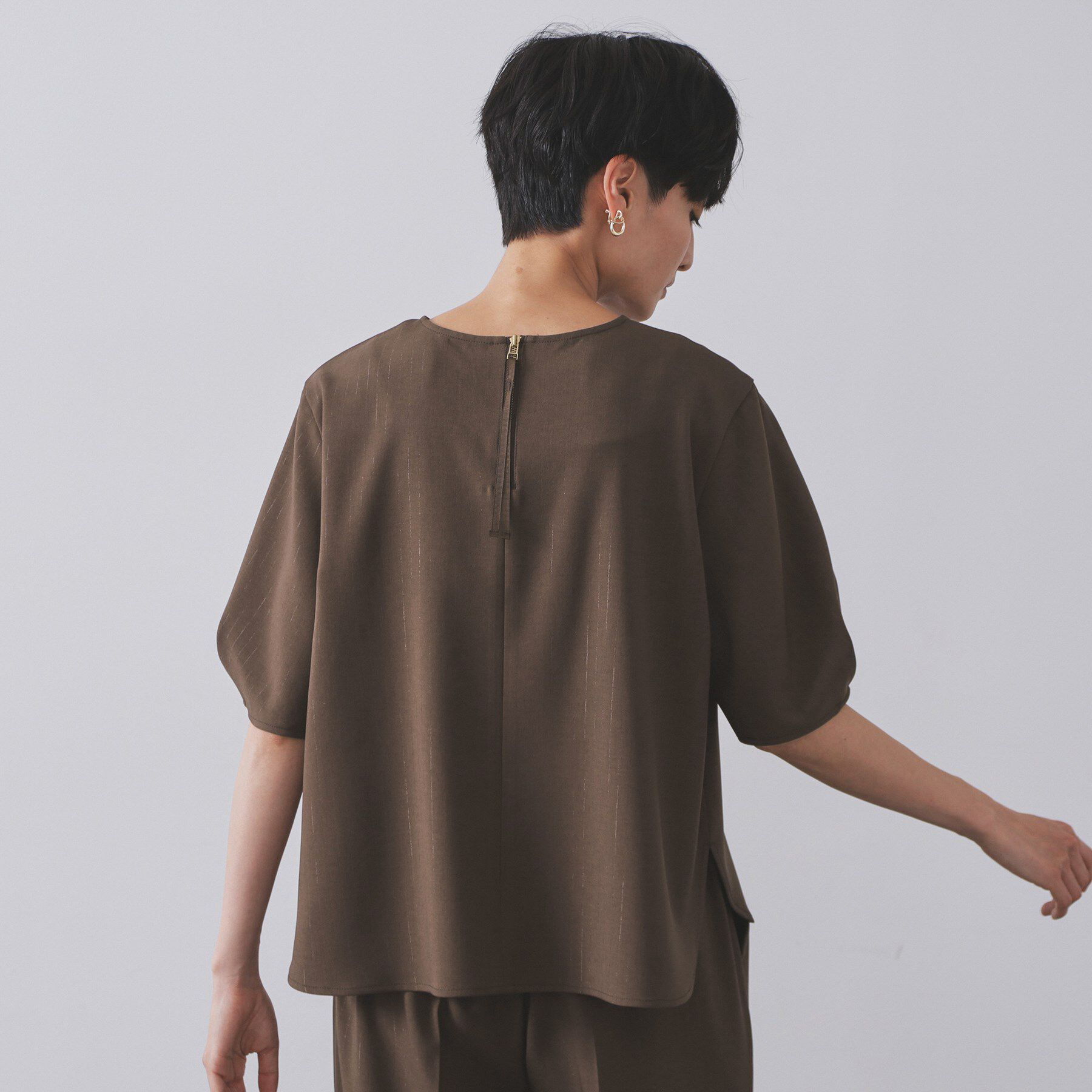 OPAQUE.CLIP「ラメストライプタックスリーブブラウス/セットアップ可【洗濯機洗い可/防シワ/吸水速乾】」|シャツ・ブラウス|