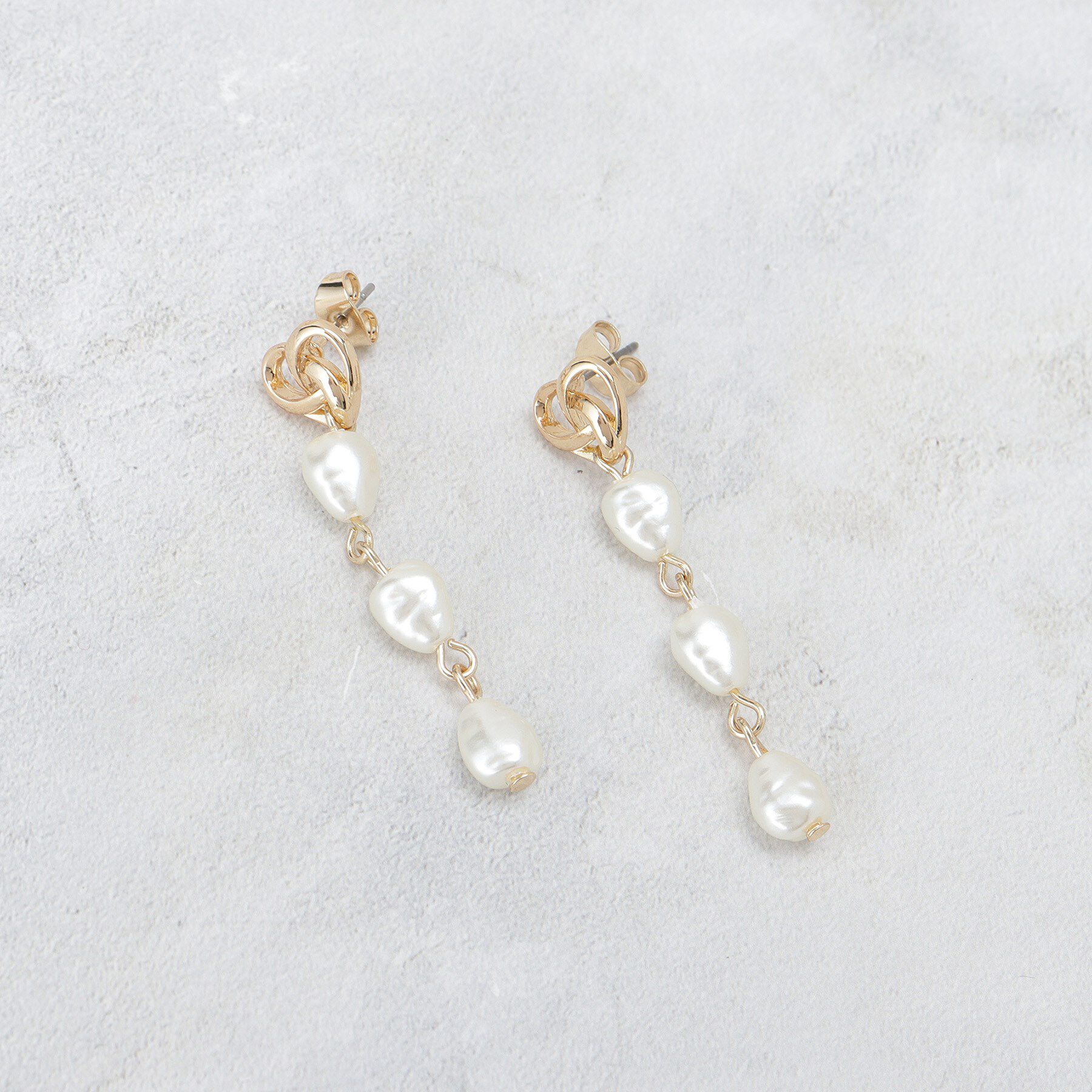 OPAQUE.CLIP「メタル&times;フェイクパールロングピアス」|ピアス|