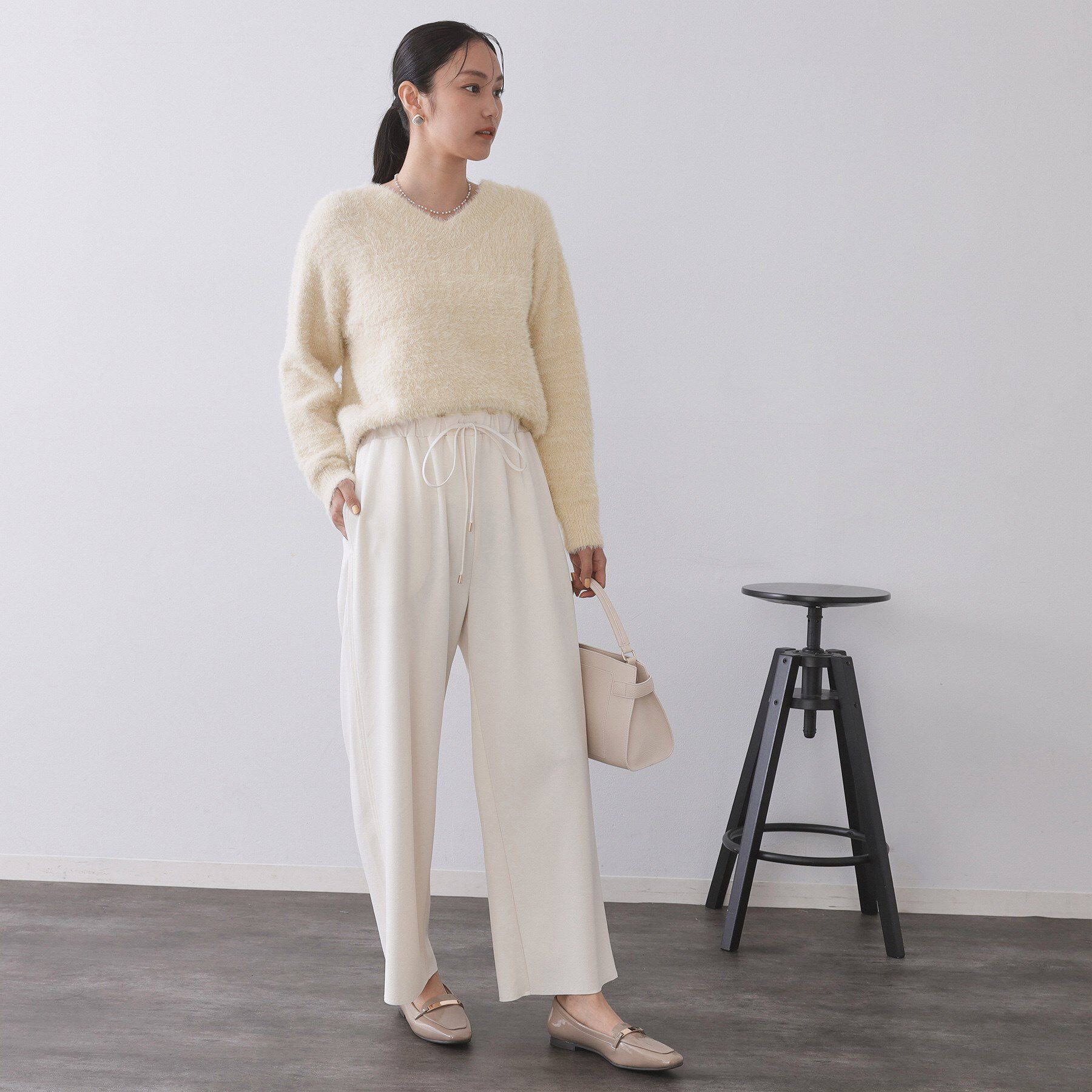 OPAQUE.CLIP「スパンコールフェザーVネックニット【洗濯機OK】」|ニット・セーター|