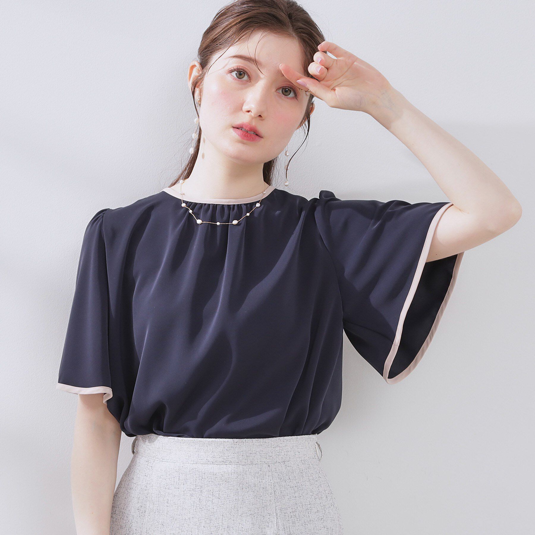 Couture broach「【きれいめ・二の腕カバー・通勤】配色フレア2WAYブラウス」|シャツ・ブラウス|