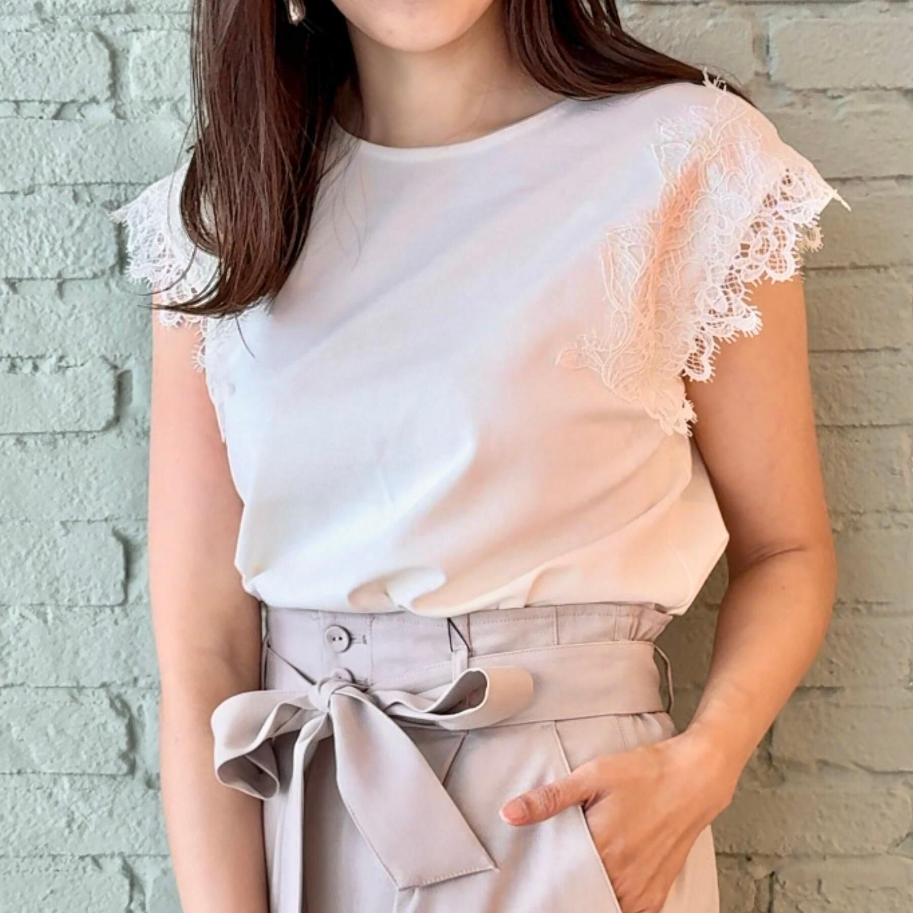 Couture broach「【マシンウォッシャブル・UVケア・接触冷感】フレンチ肩レースカットソー」|Tシャツ・カットソー|