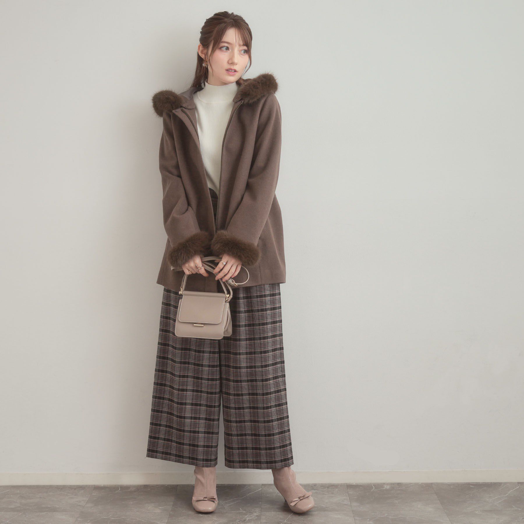 Couture broach「【大人可愛い・フード取り外し可能】フードフェイクファー ハーフ丈コート」|その他|