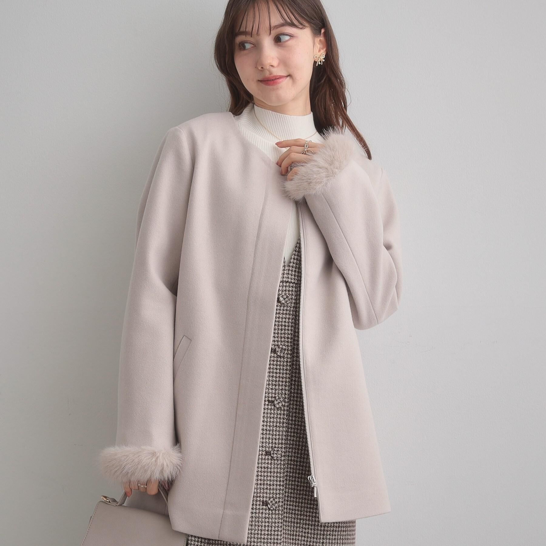 Couture broach「【大人可愛い・フード取り外し可能】フードフェイクファー ハーフ丈コート」|その他|