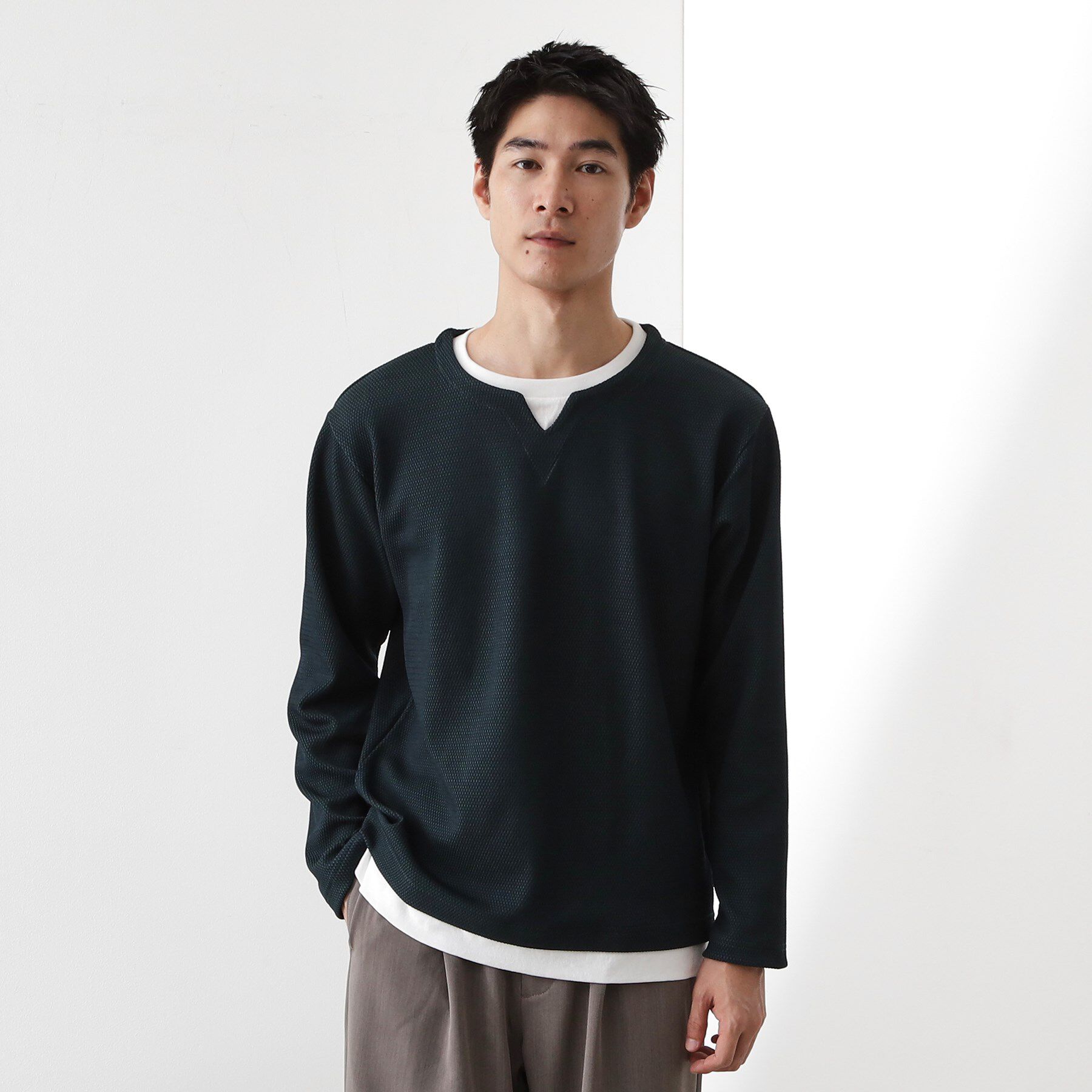 THE SHOP TK「【一枚でコーディネートが完成！】レイヤード風キーネック長袖Tシャツ 洗濯機OK」|Tシャツ・カットソー|グリーン(024)