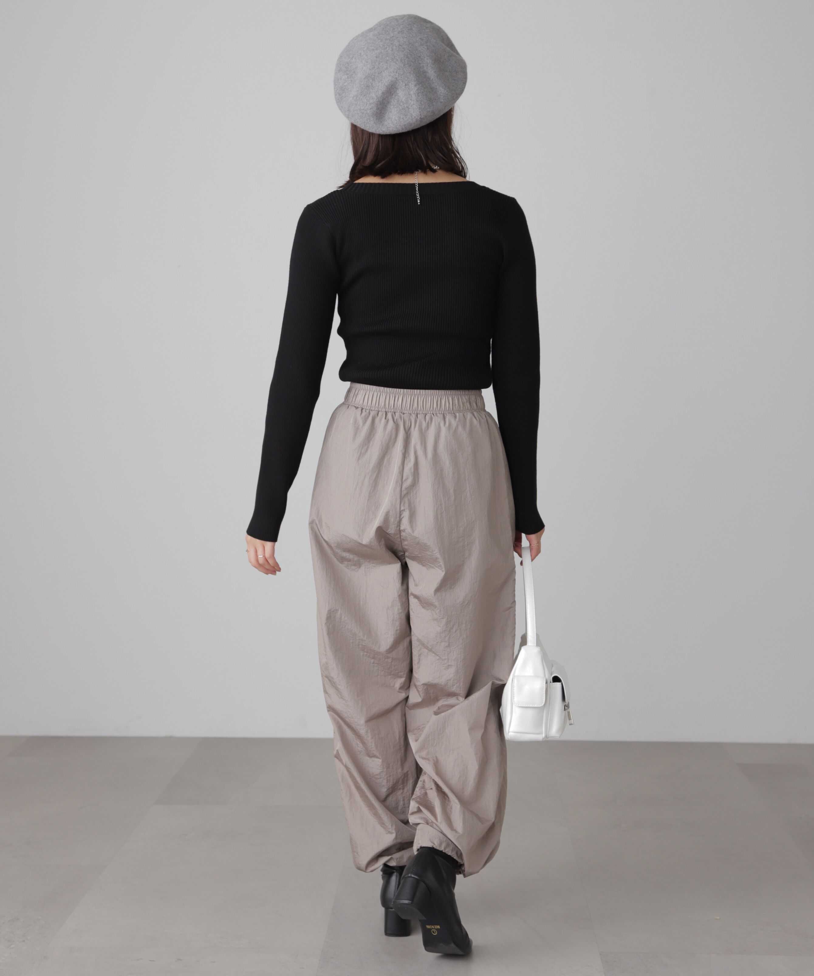  「〈洗える〉マシンウォッシャブルUネックニット」|ニット・セーター|