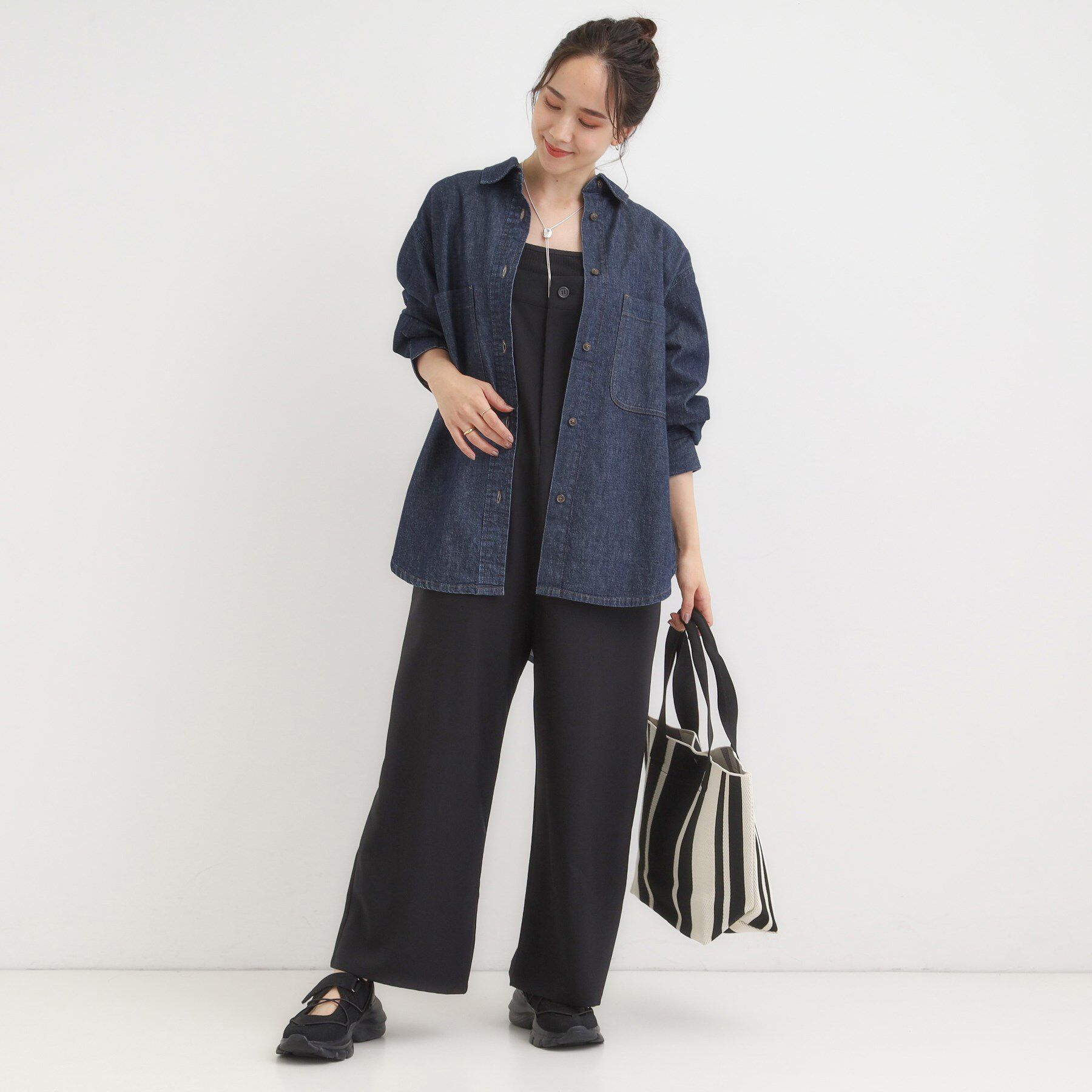 SHOO･LA･RUE「【S-LL】こなれ感をプラスする BIGポケットデニムシャツ」|シャツ・ブラウス|