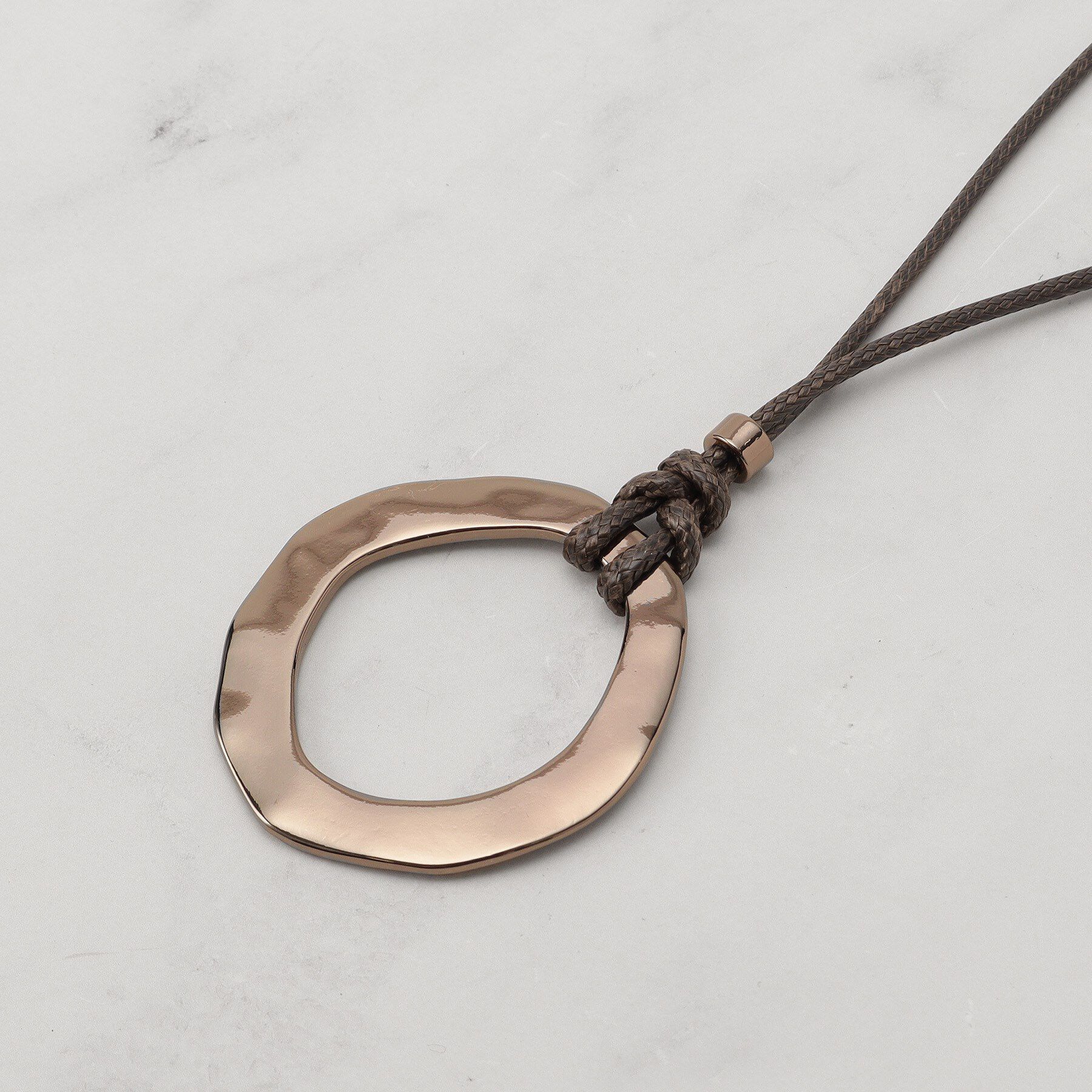 SHOO･LA･RUE「オープンリングひもネックレス」|ネックレス|